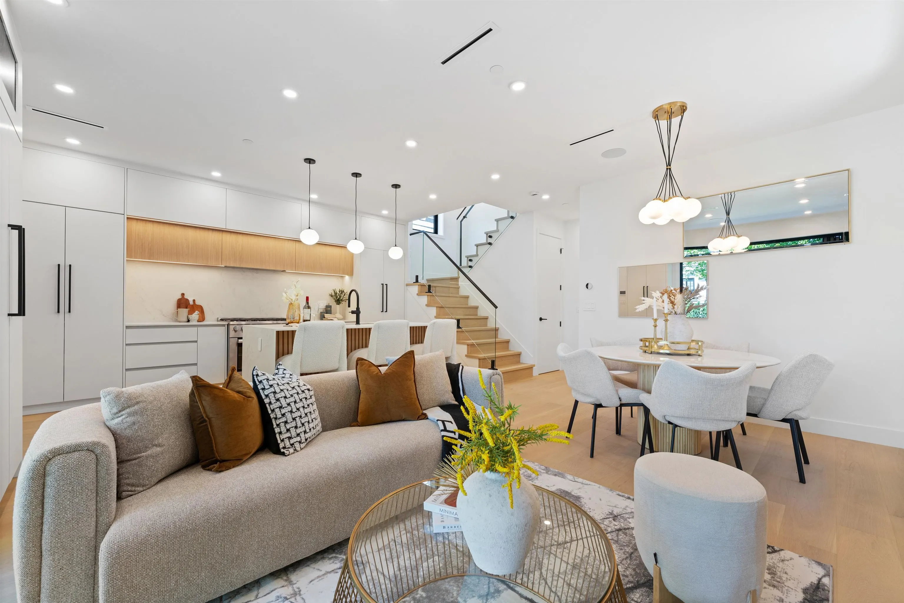 1 2858 W 12th Avenue