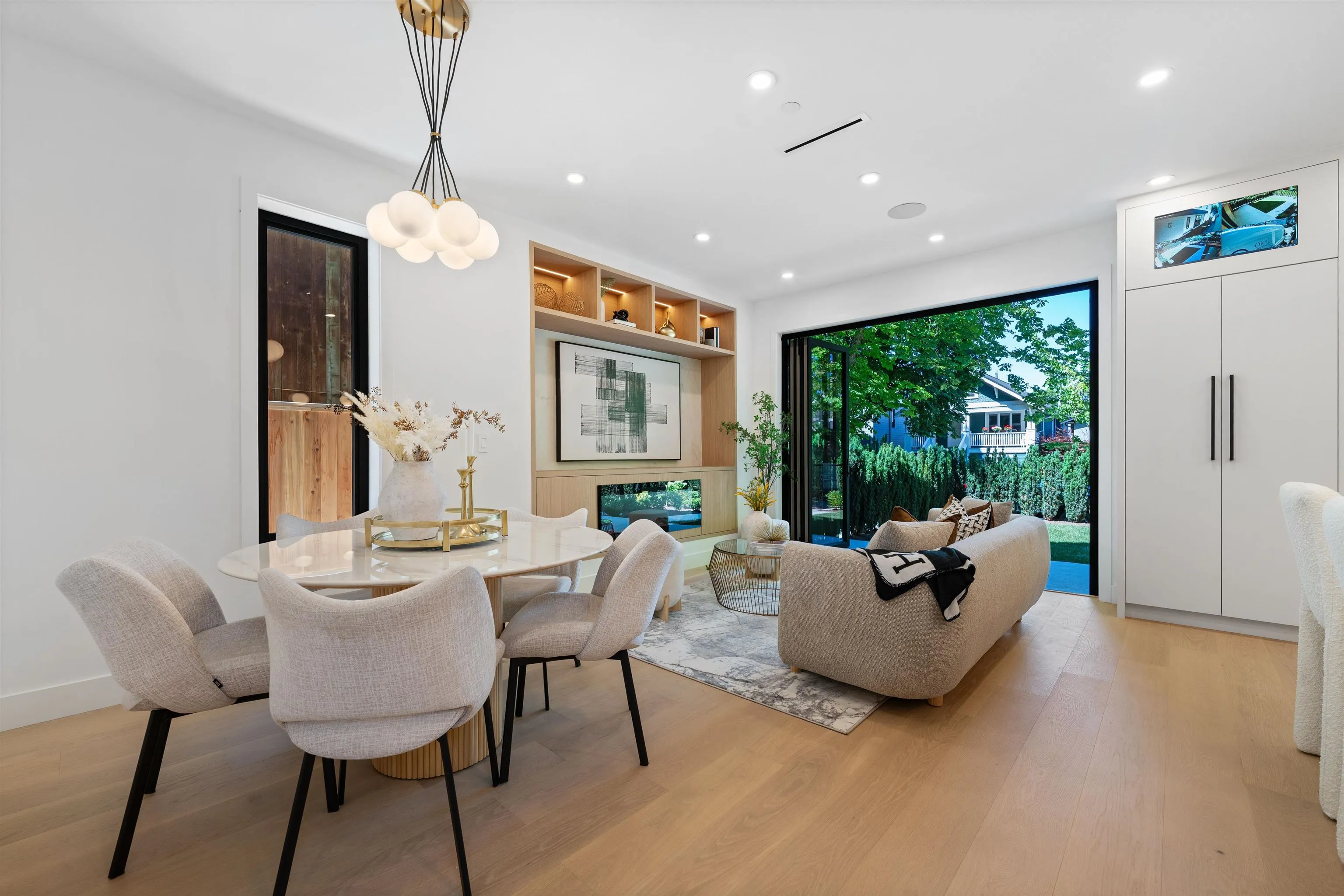 1 2858 W 12th Avenue