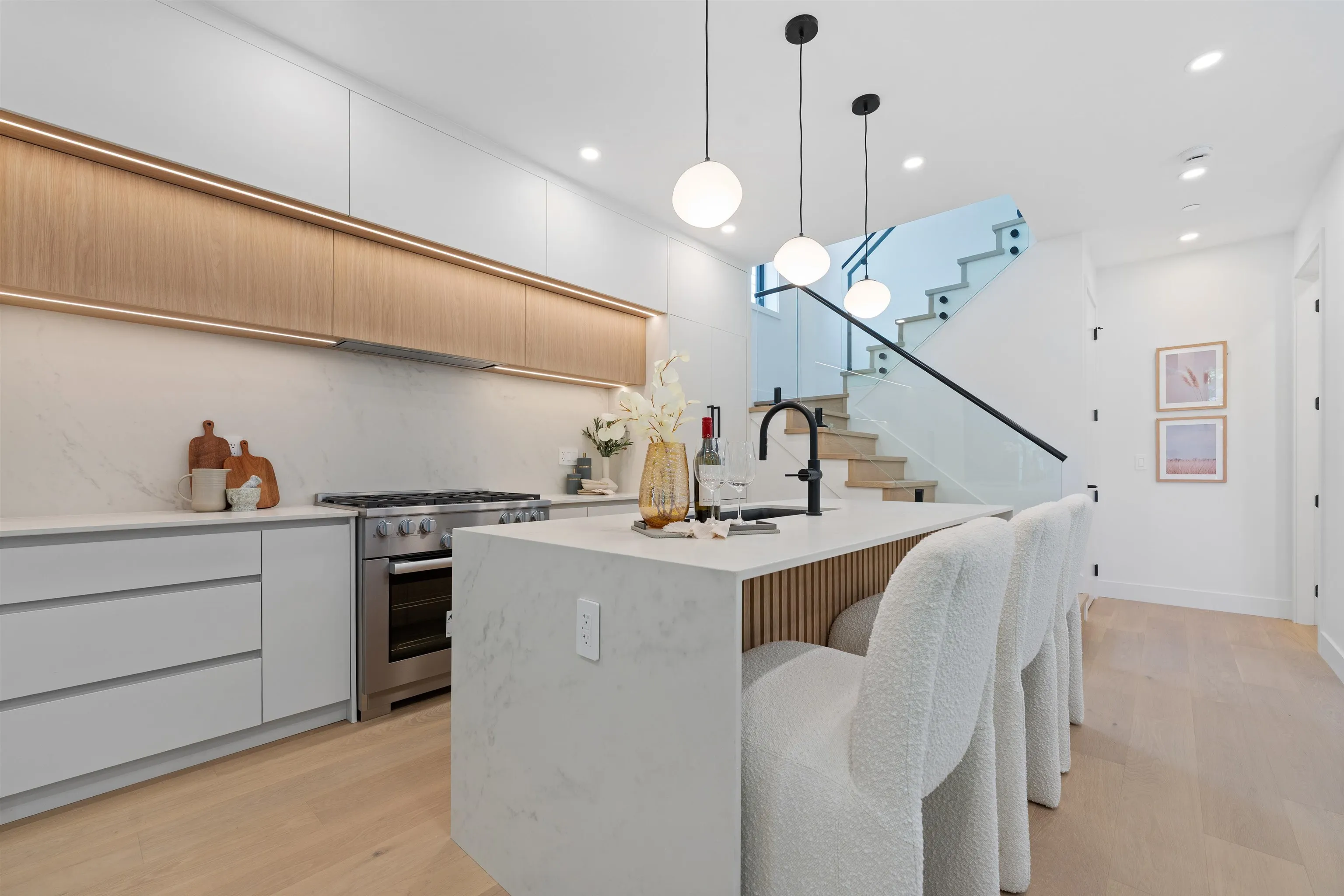 1 2858 W 12th Avenue