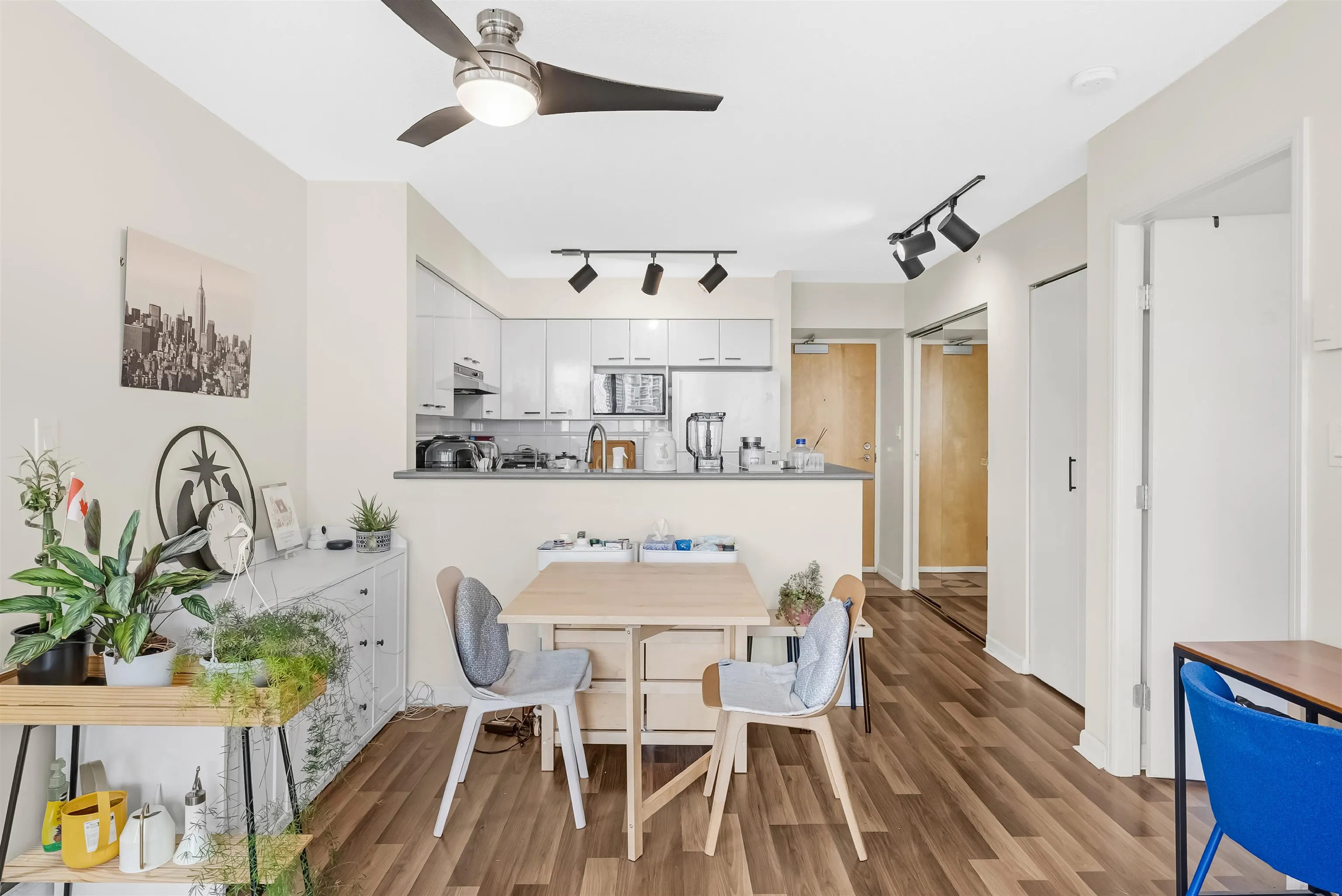 1201 6088 Willingdon Avenue