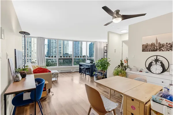 1201 6088 Willingdon Avenue