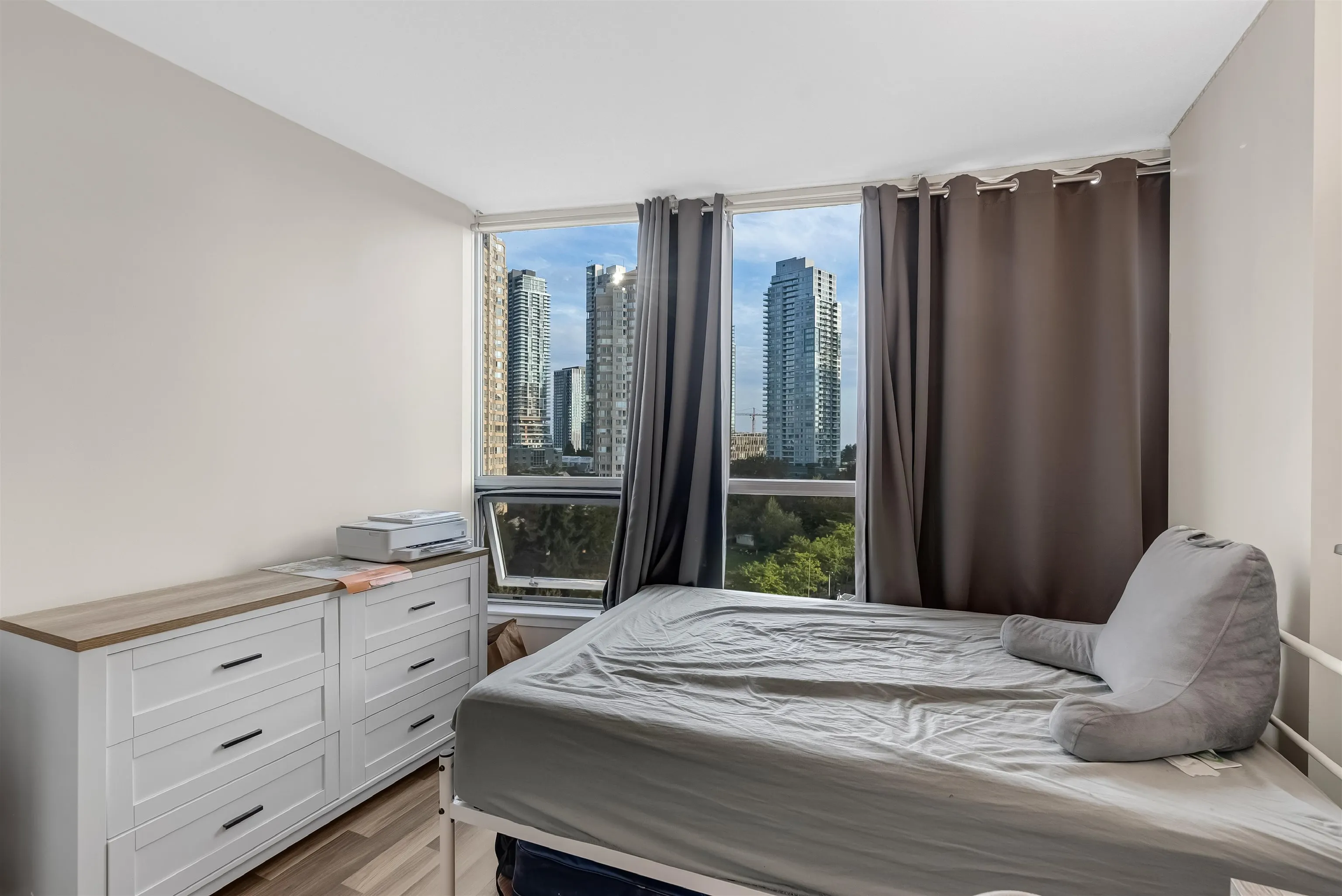 1201 6088 Willingdon Avenue