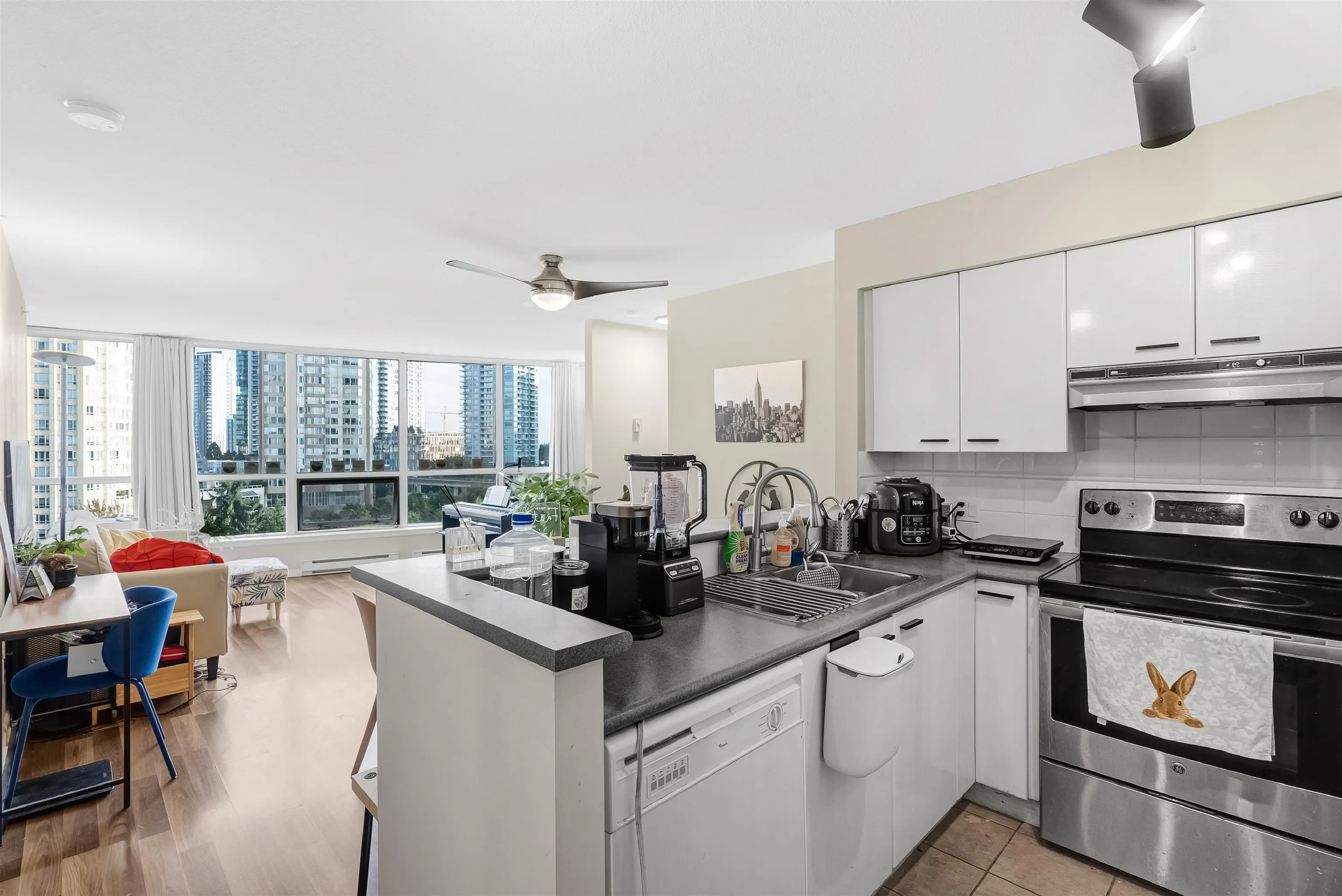 1201 6088 Willingdon Avenue