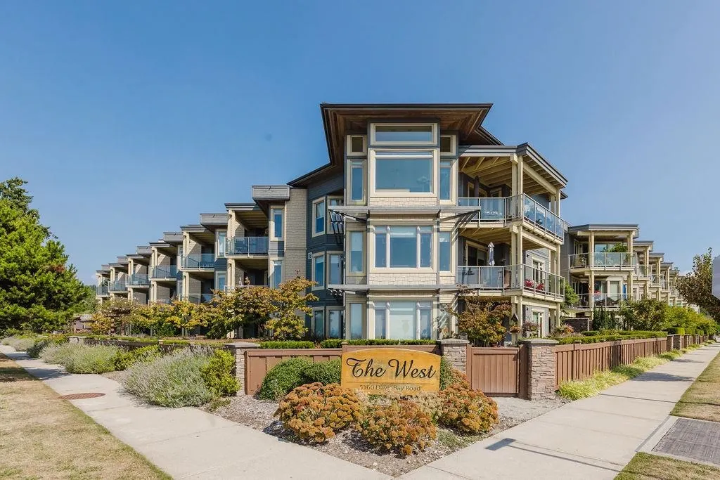 241 5160 Davis Bay Road