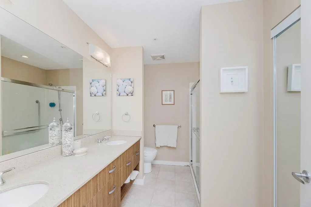 241 5160 Davis Bay Road