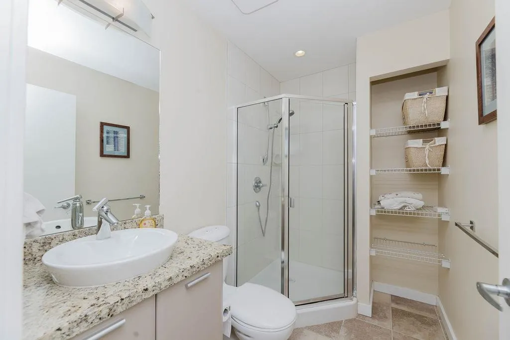 241 5160 Davis Bay Road