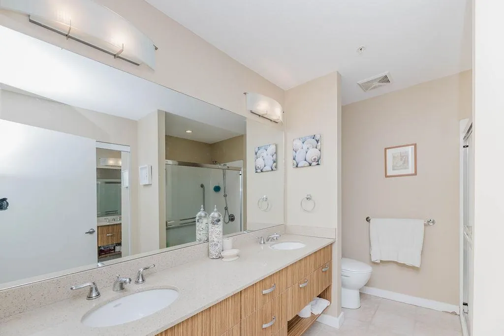 241 5160 Davis Bay Road