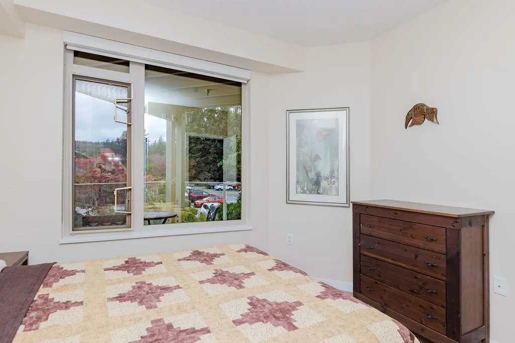 241 5160 Davis Bay Road