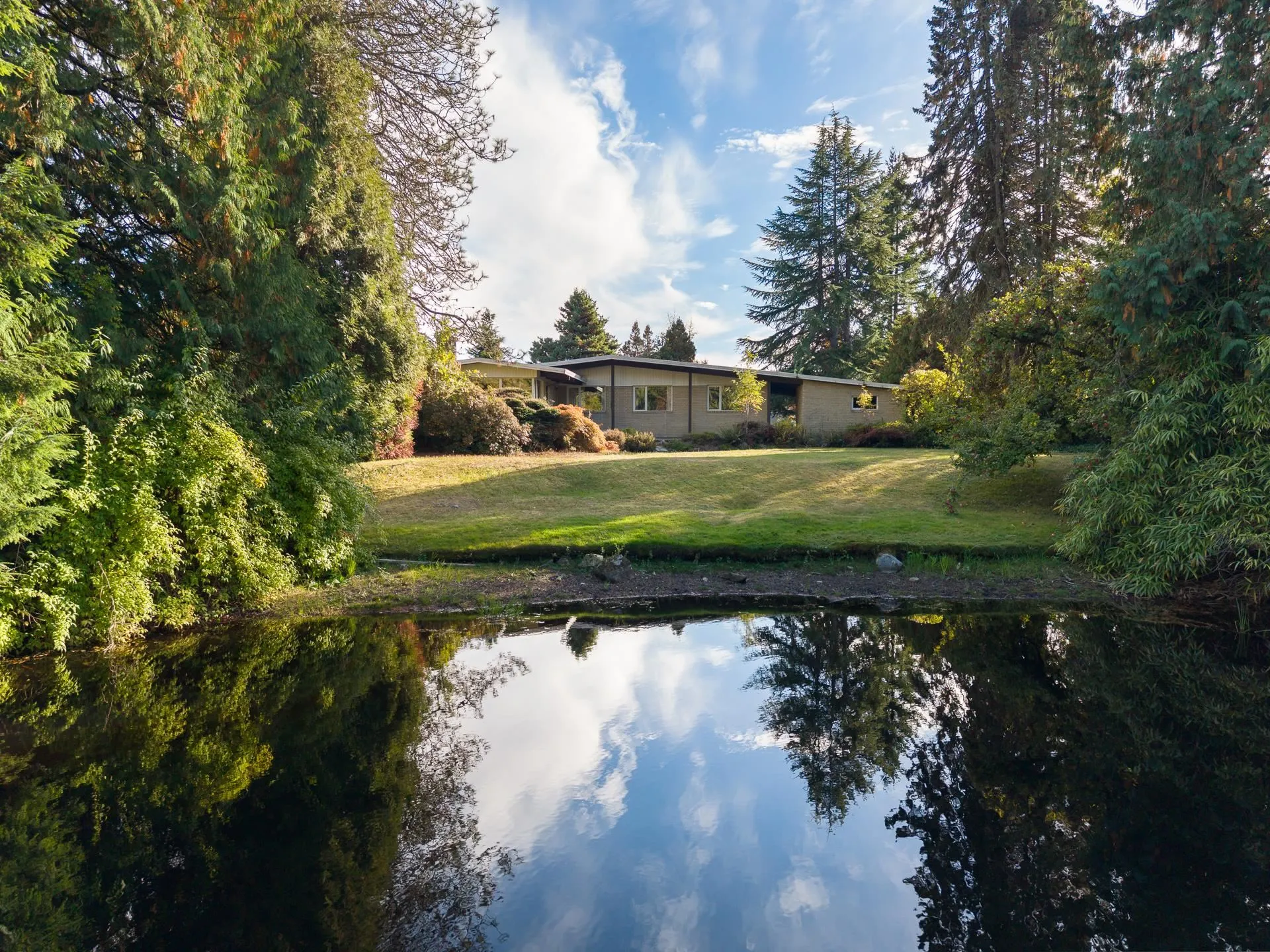 1025 Groveland Road