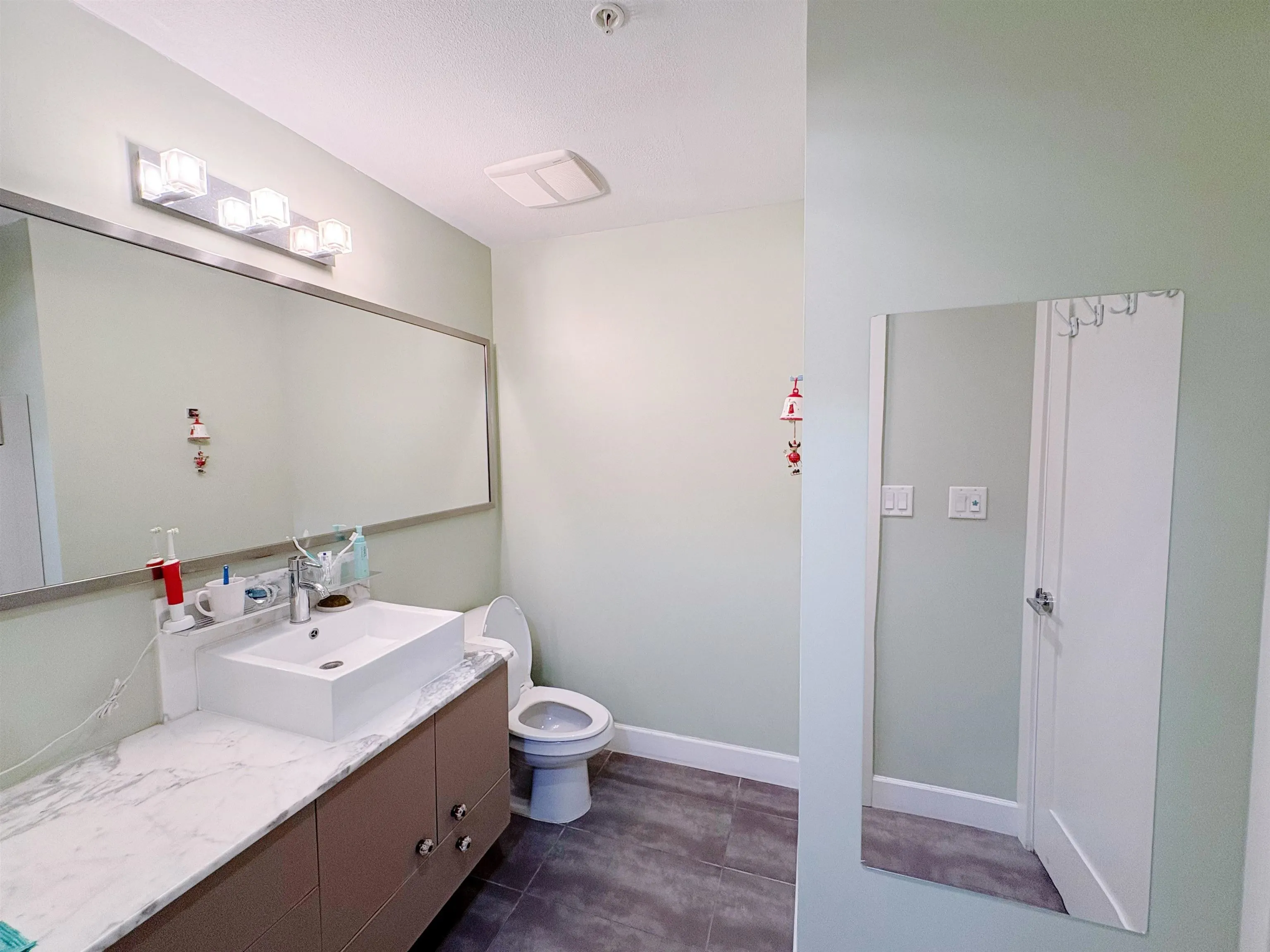 304 6611 Eckersley Road