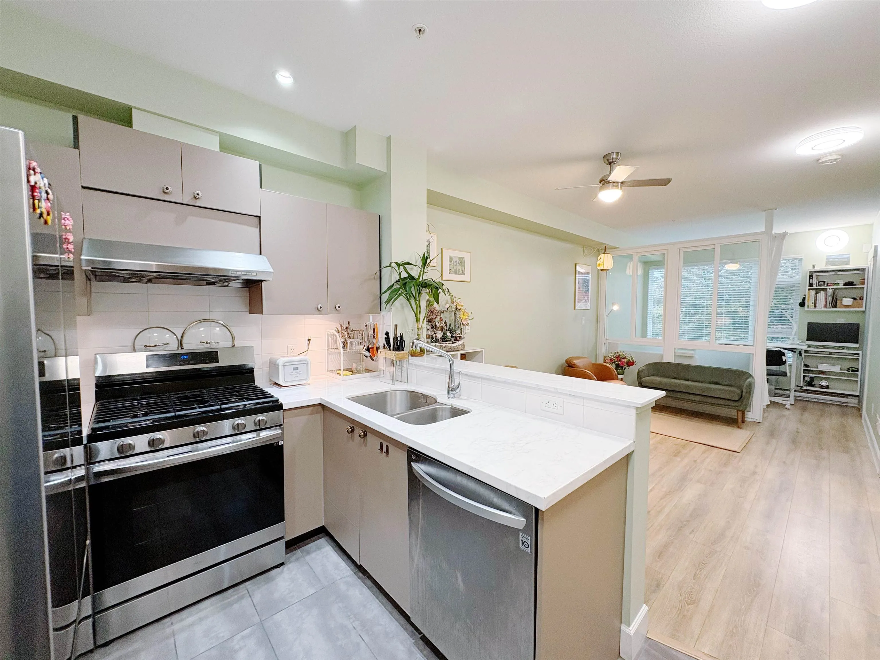 304 6611 Eckersley Road