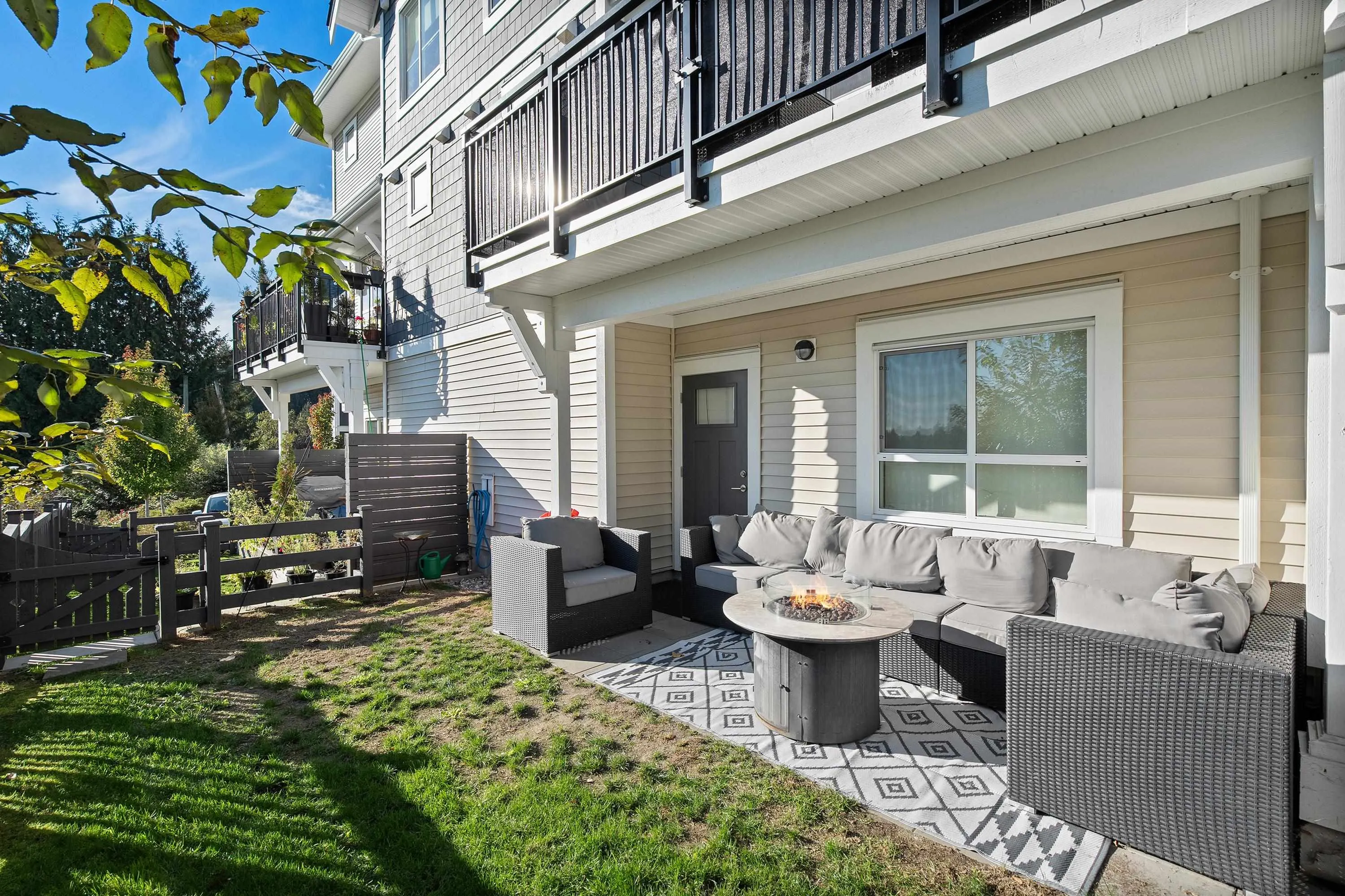 43 8335 Nelson Street