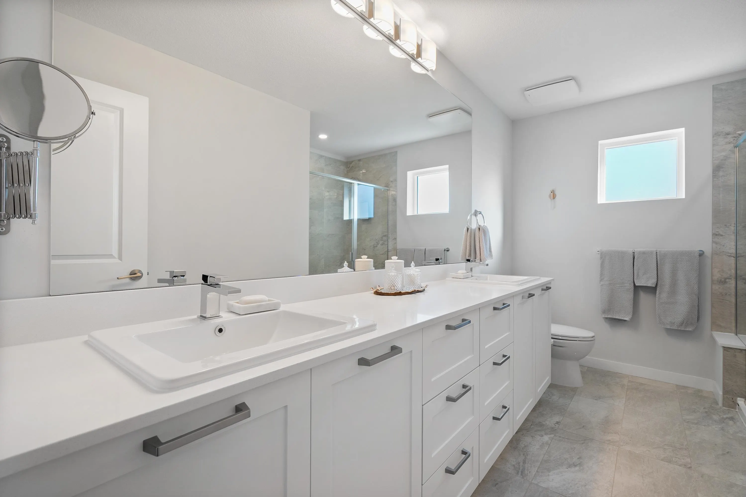 43 8335 Nelson Street