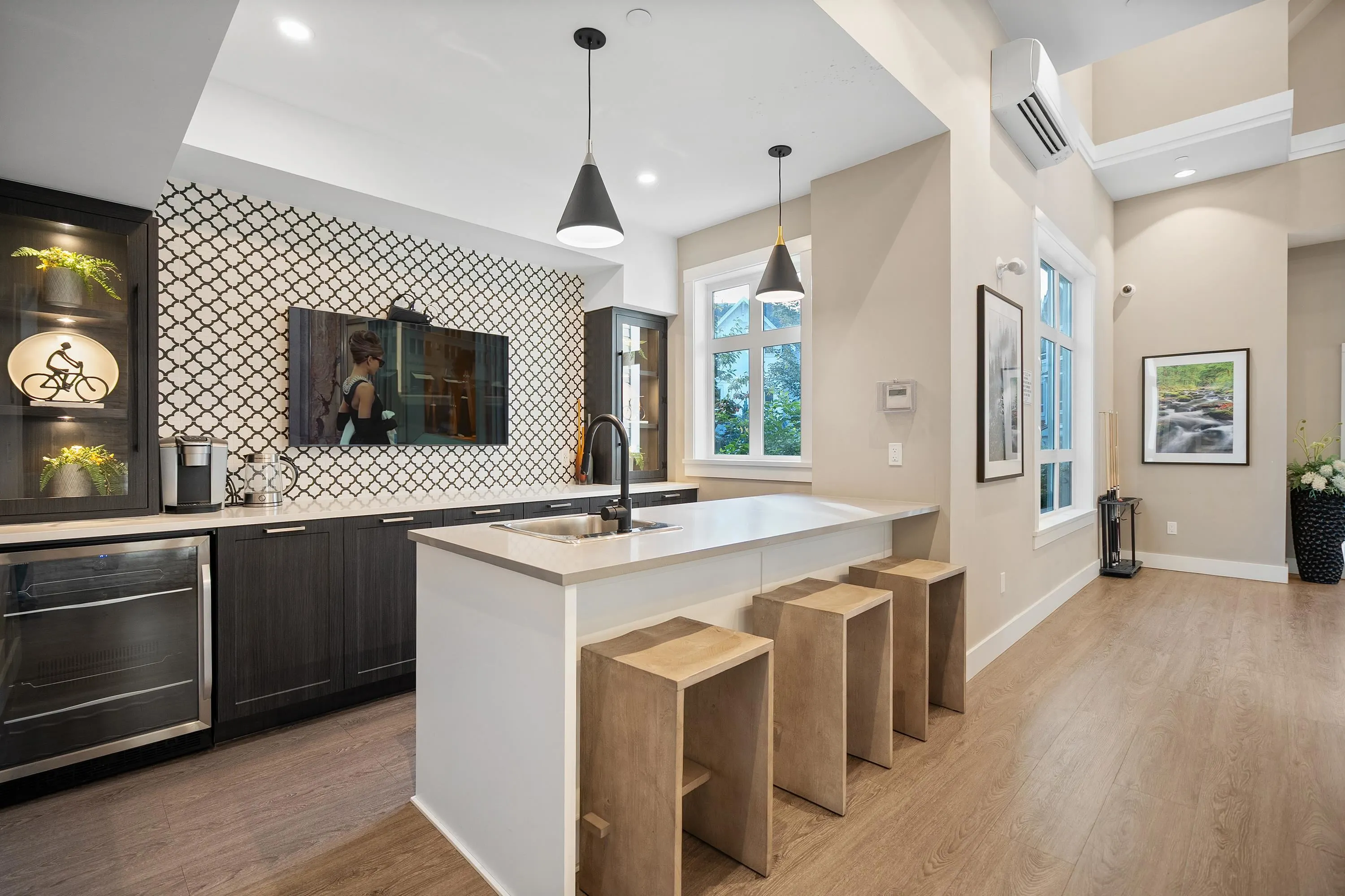 43 8335 Nelson Street