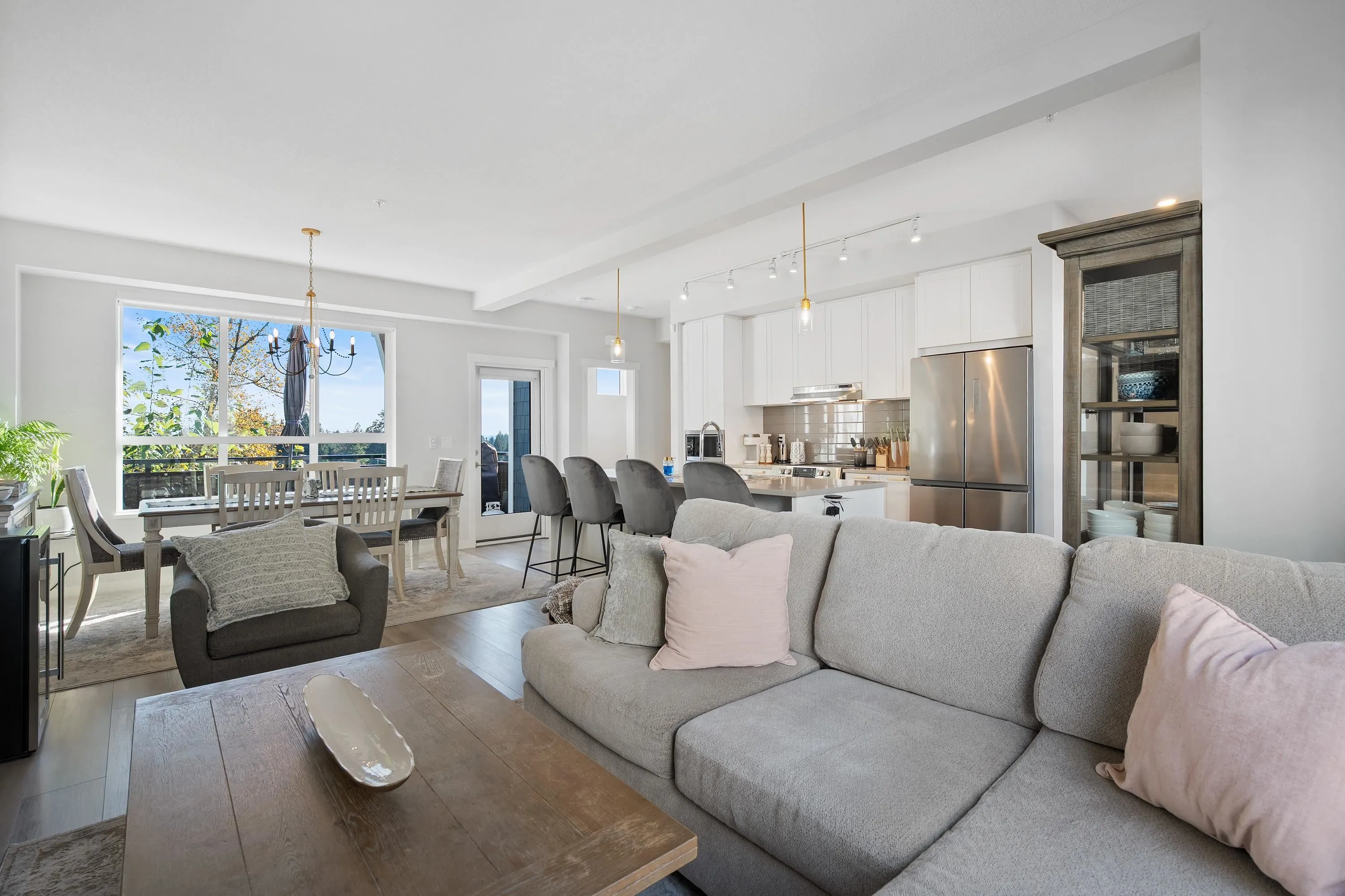 43 8335 Nelson Street