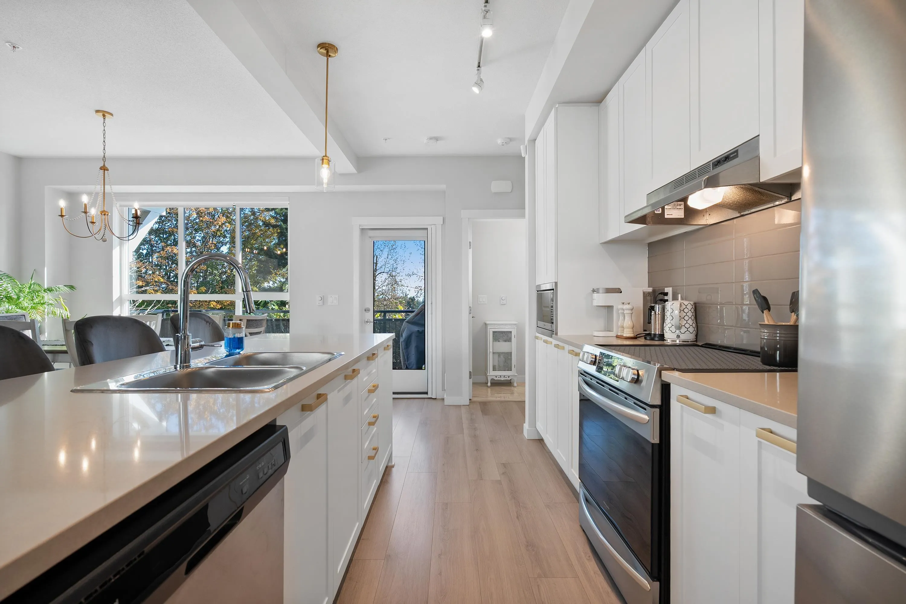 43 8335 Nelson Street