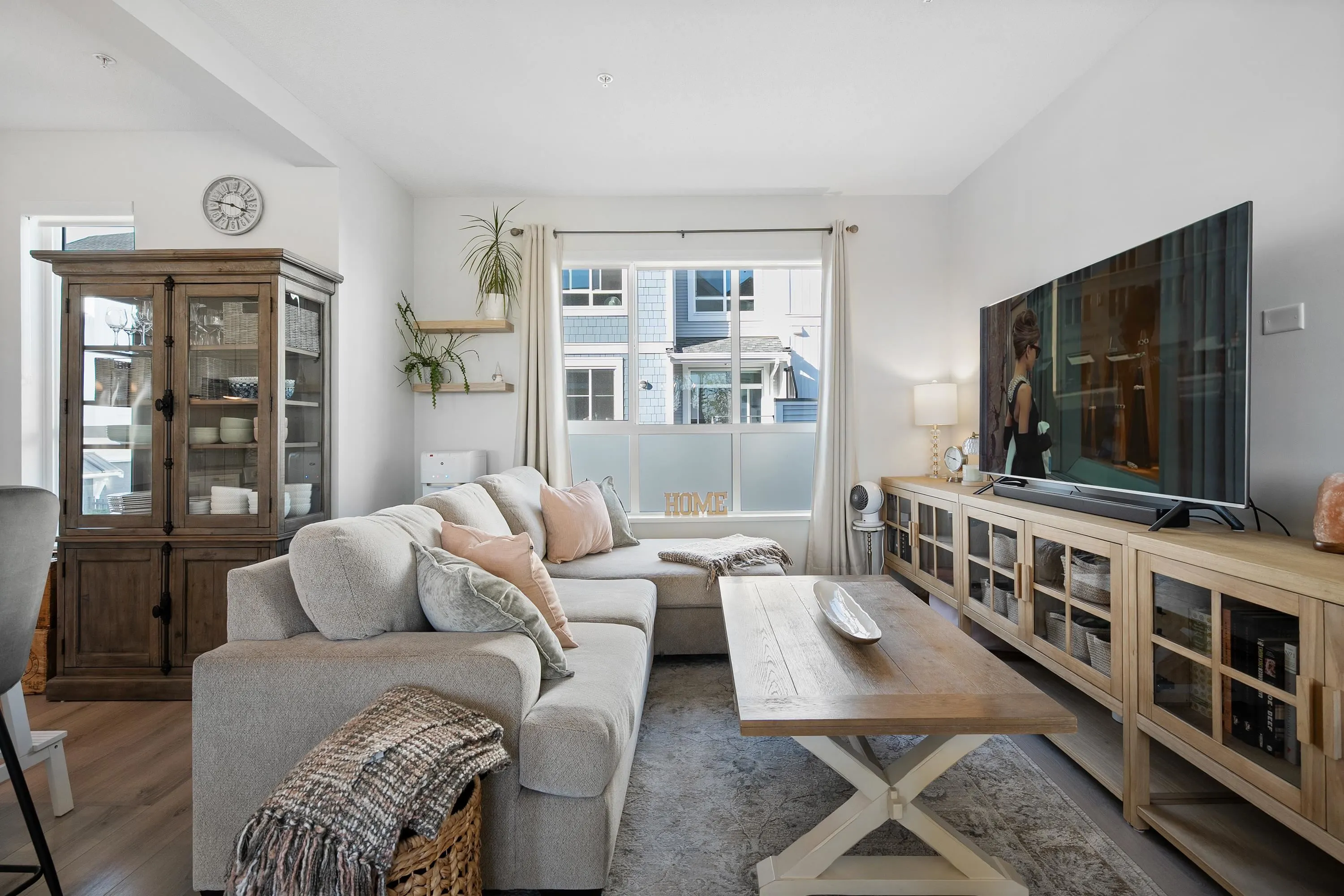 43 8335 Nelson Street