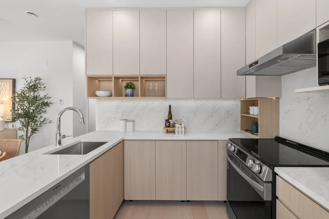 2 3800 Pender Street