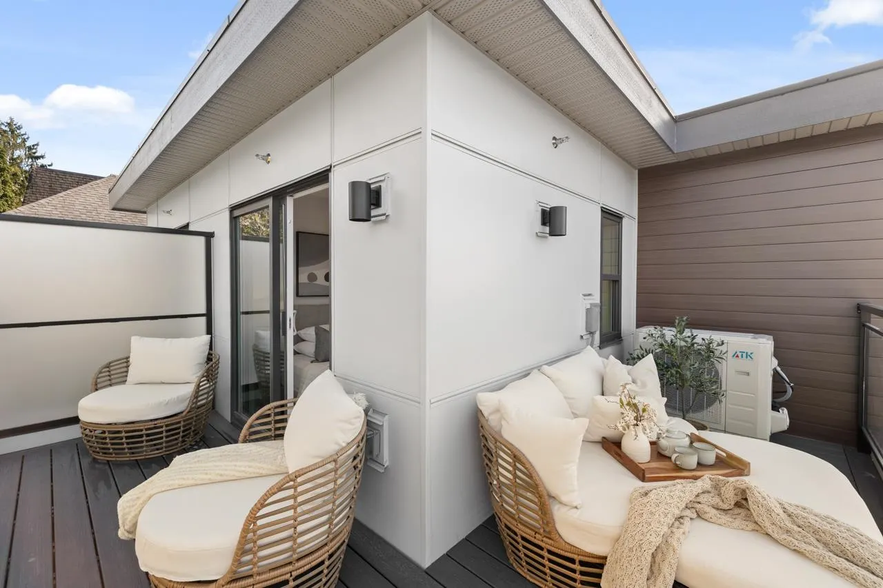 2 3800 Pender Street