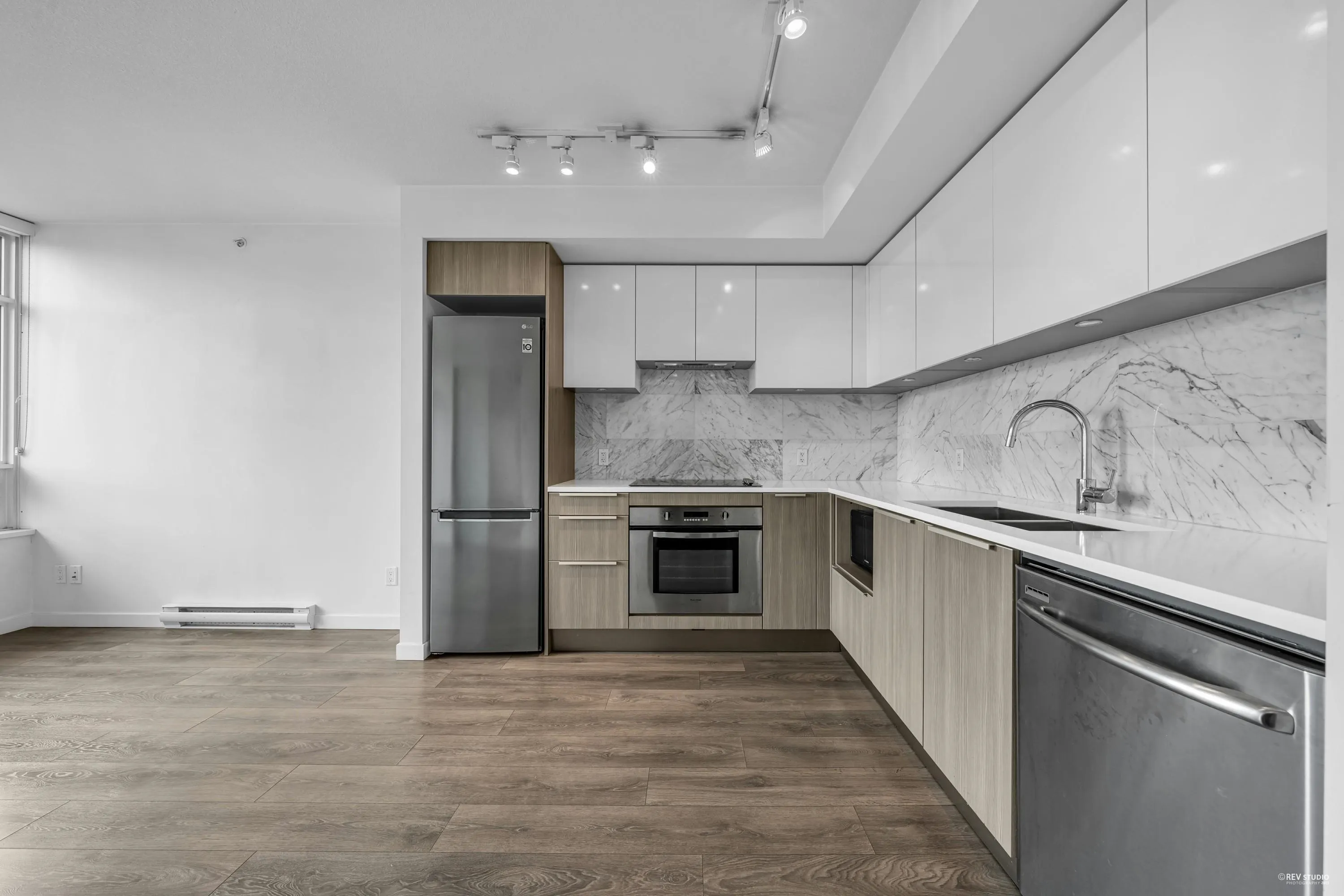 1803 6461 Telford Avenue