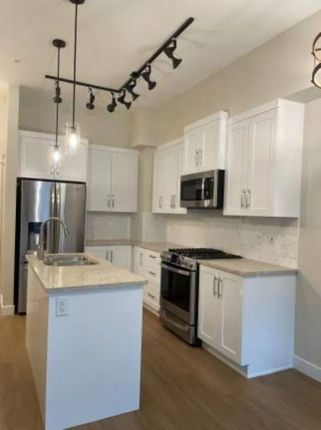 110 11077 Ravine Road