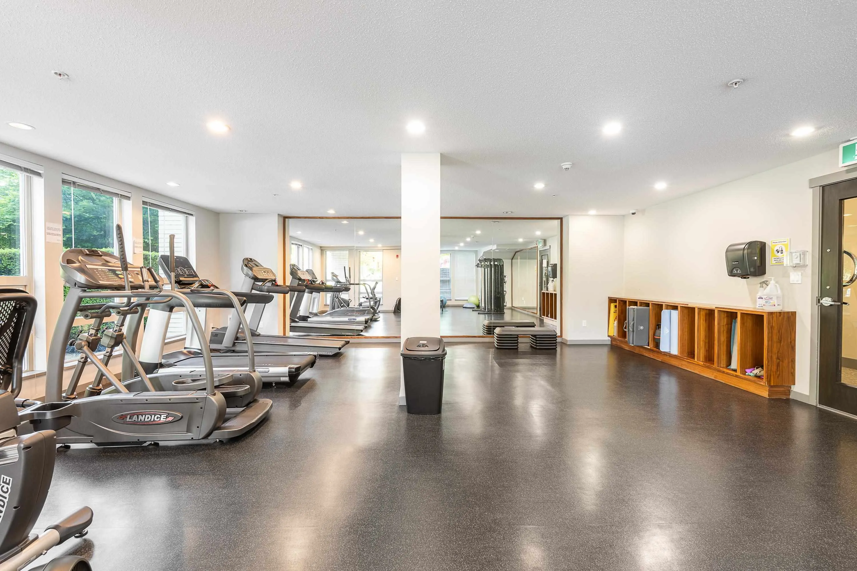 517 2665 Mountain Highway