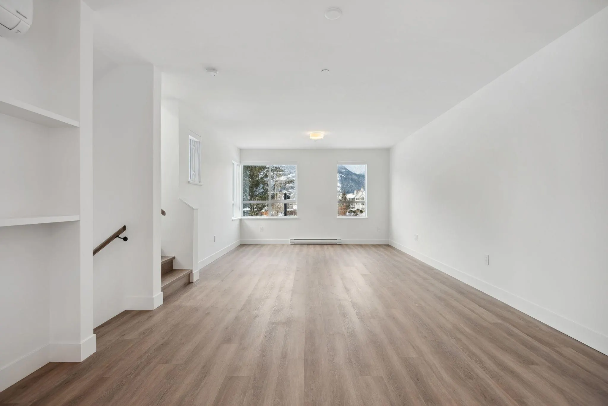 38073 Helm Way