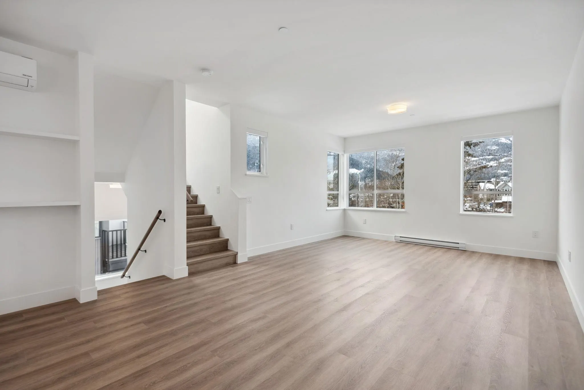 38073 Helm Way