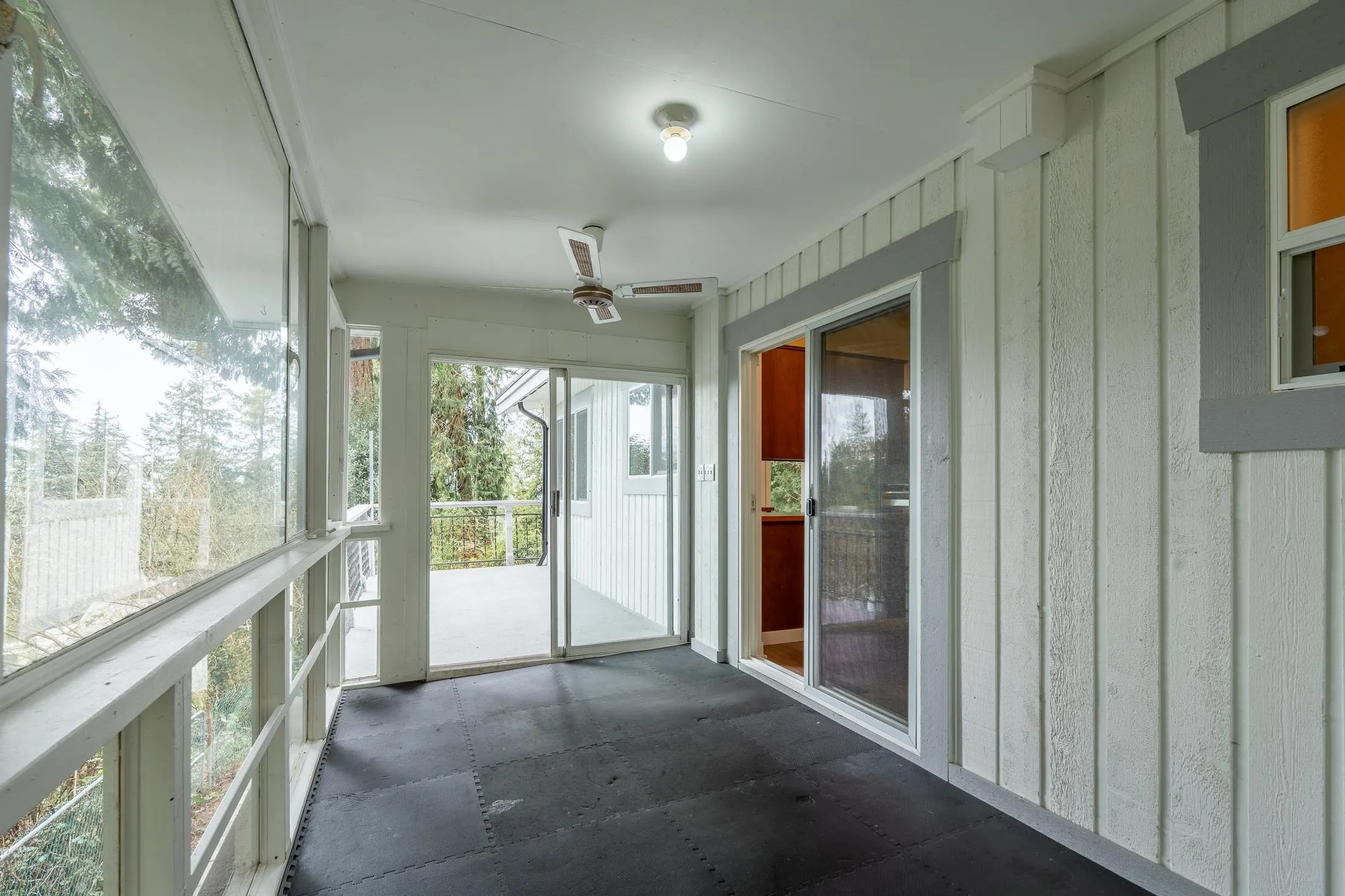 5080 Sunshine Coast Highway