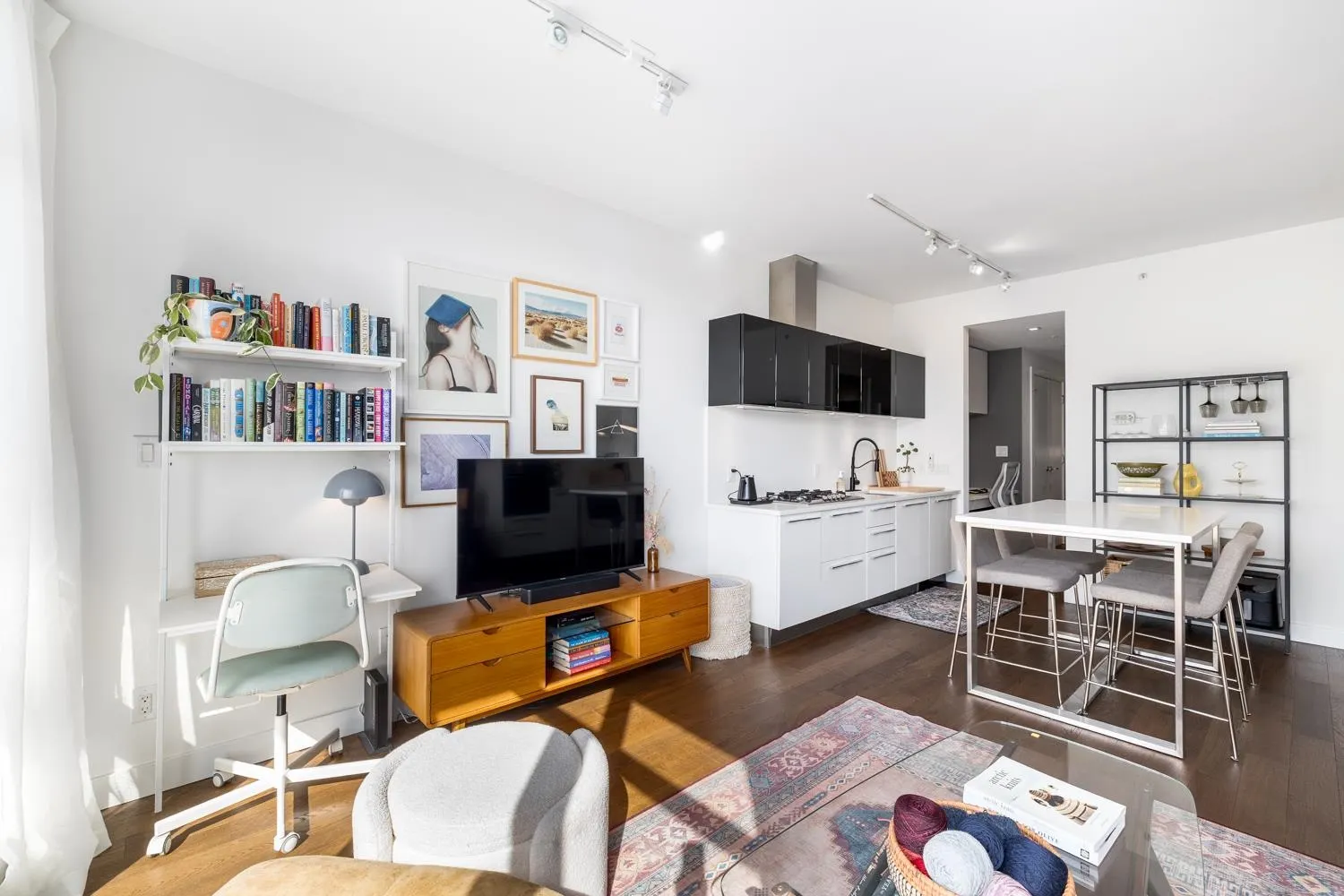 518 108 E 1st Avenue