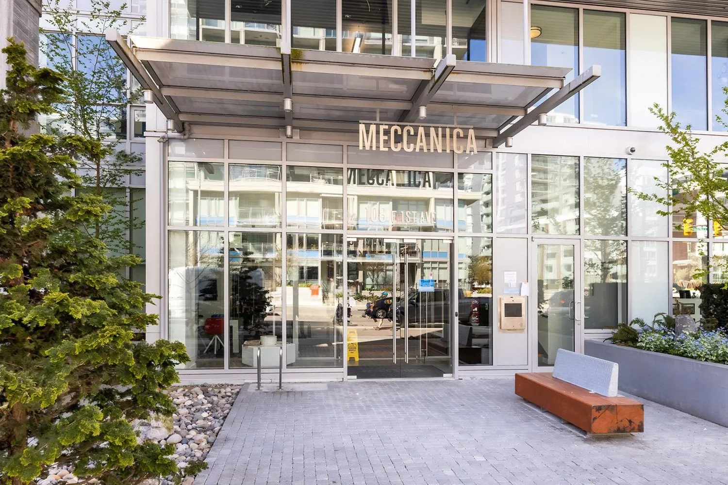 518 108 E 1st Avenue