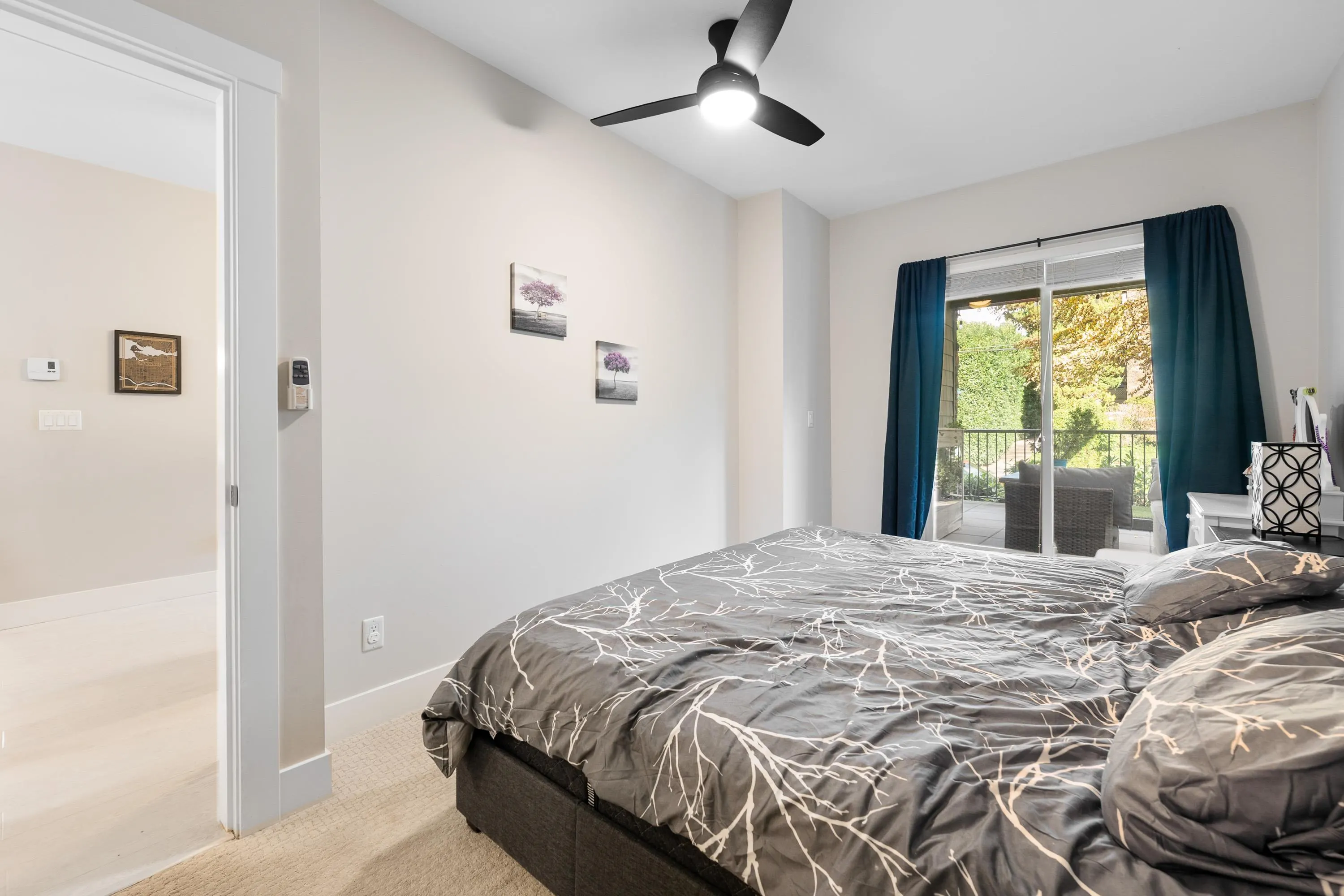 101 2460 Kelly Avenue