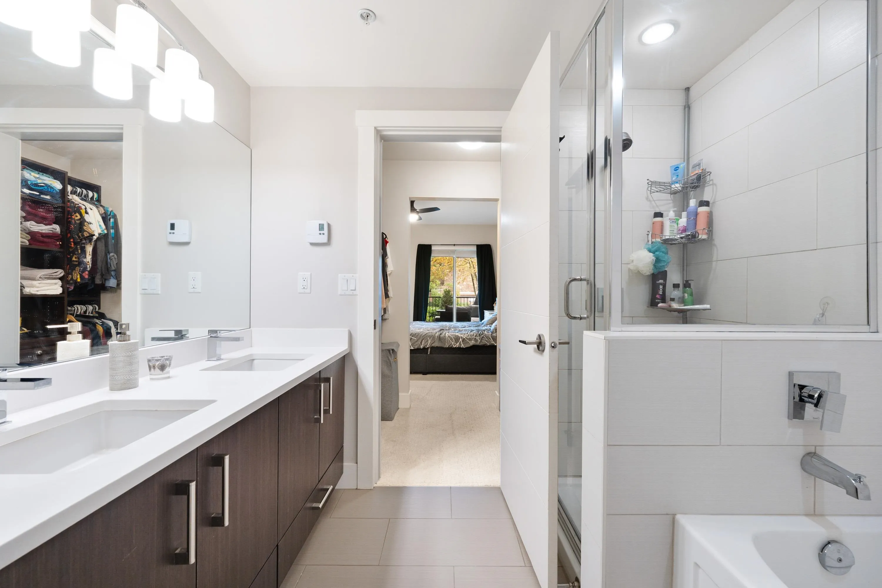 101 2460 Kelly Avenue