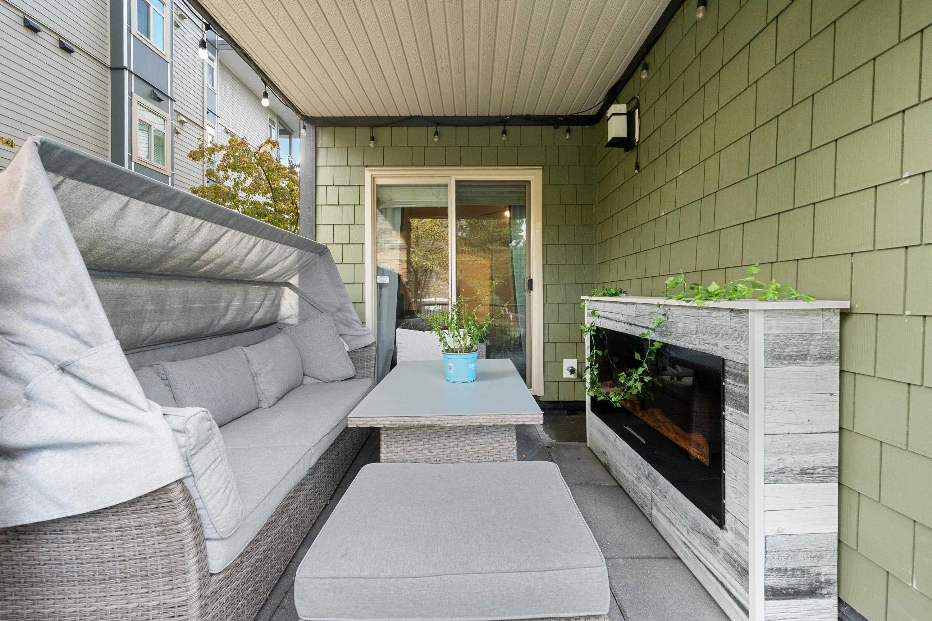 101 2460 Kelly Avenue