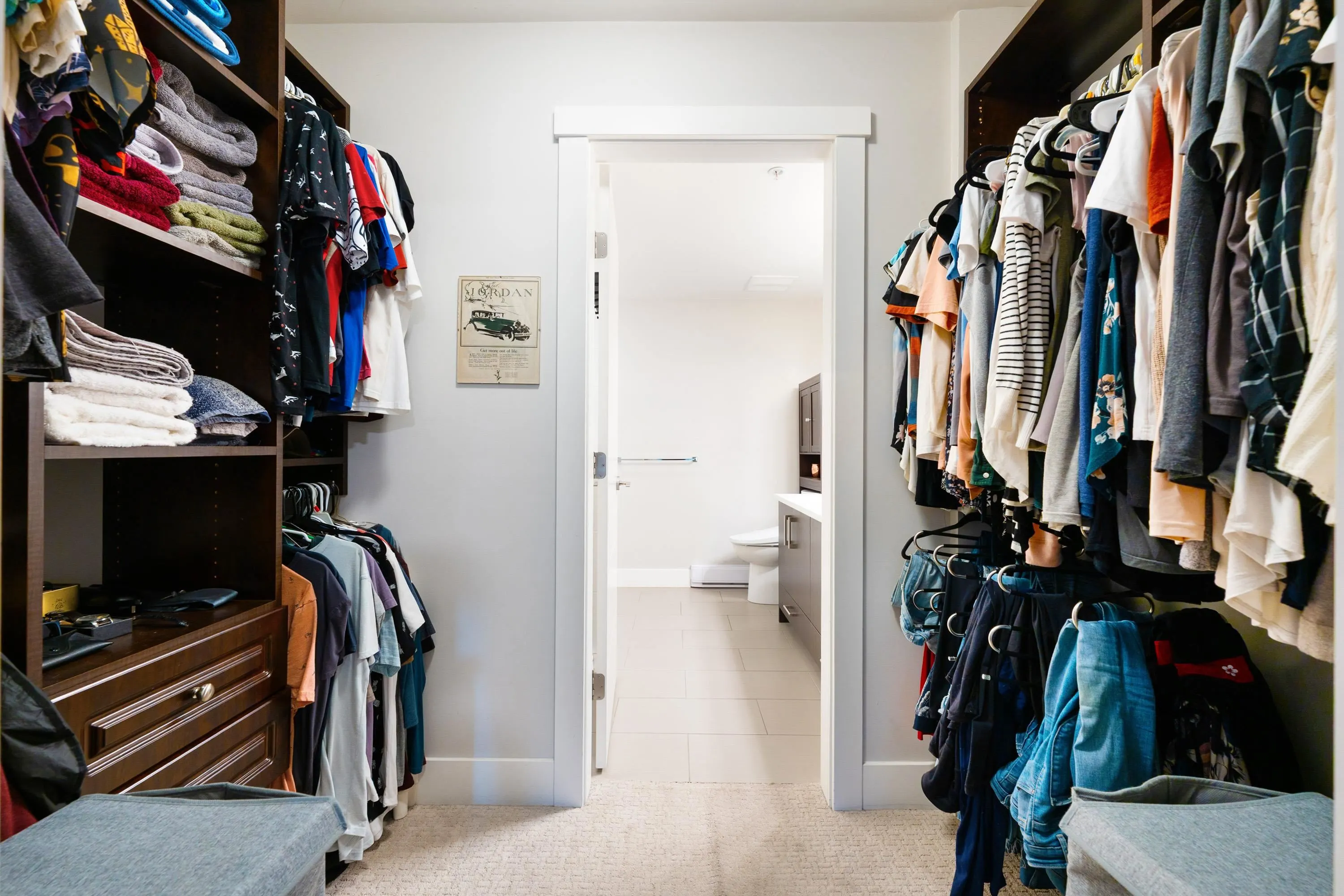 101 2460 Kelly Avenue