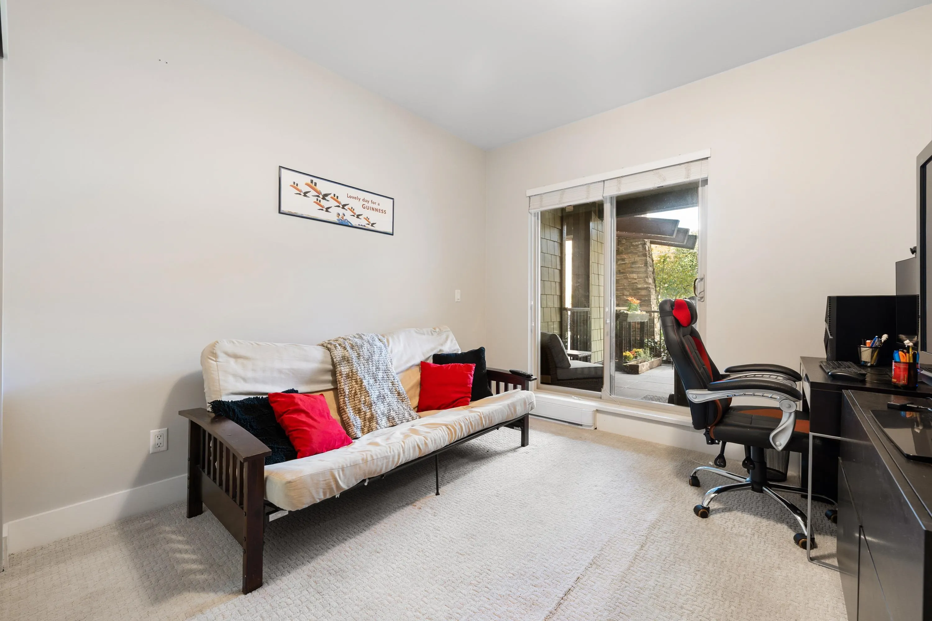 101 2460 Kelly Avenue