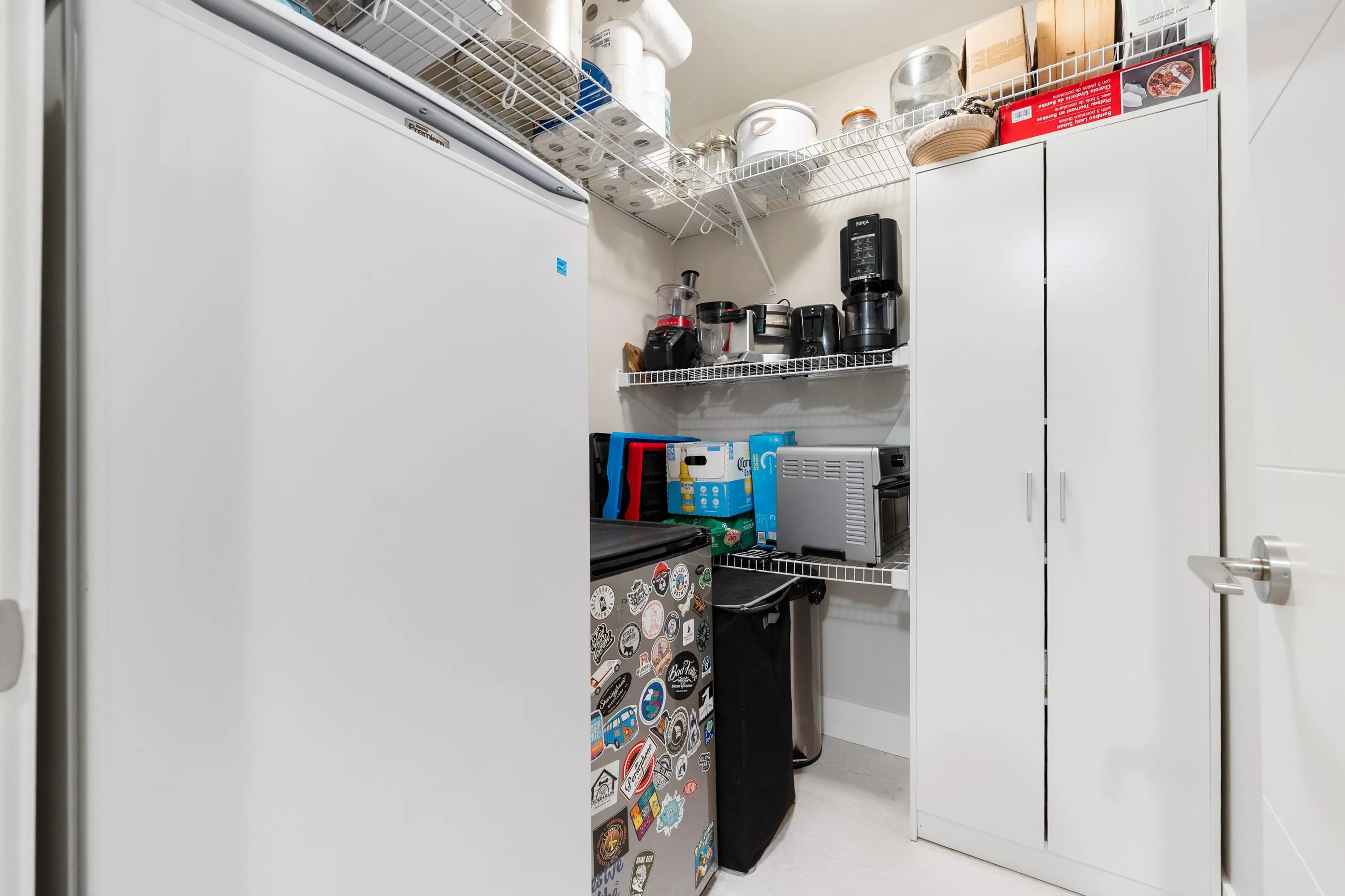 101 2460 Kelly Avenue