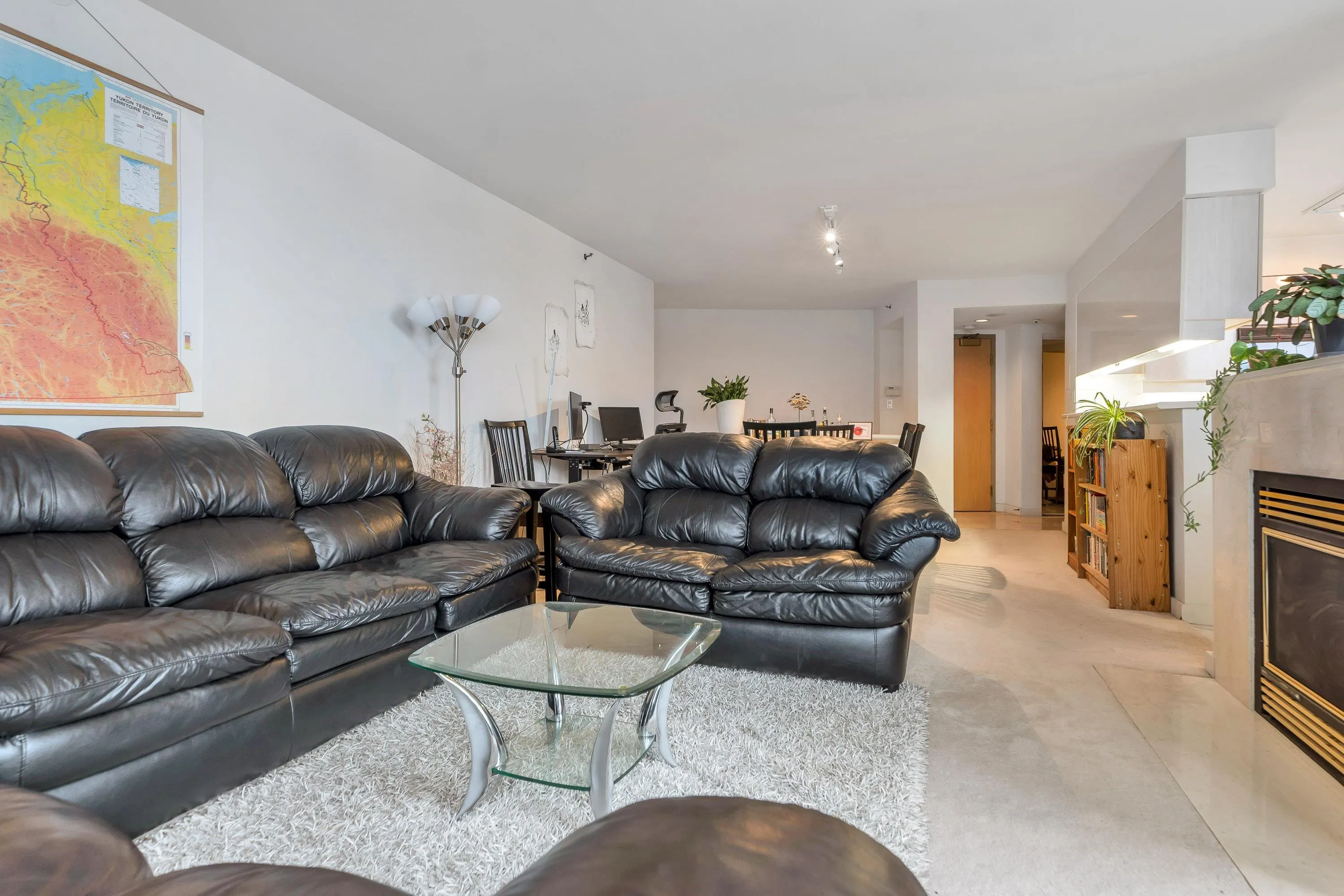 704 990 Beach Avenue