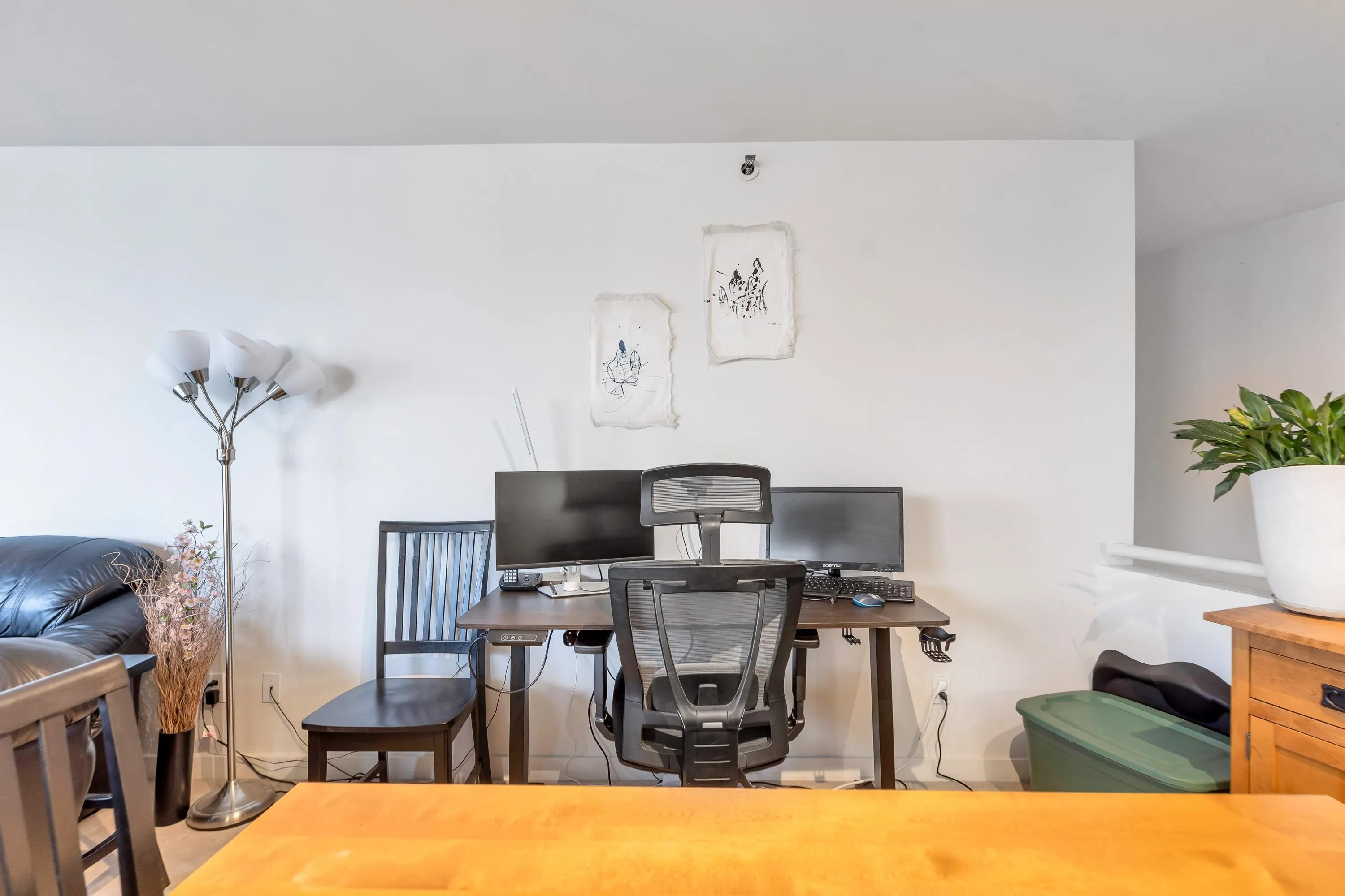 704 990 Beach Avenue