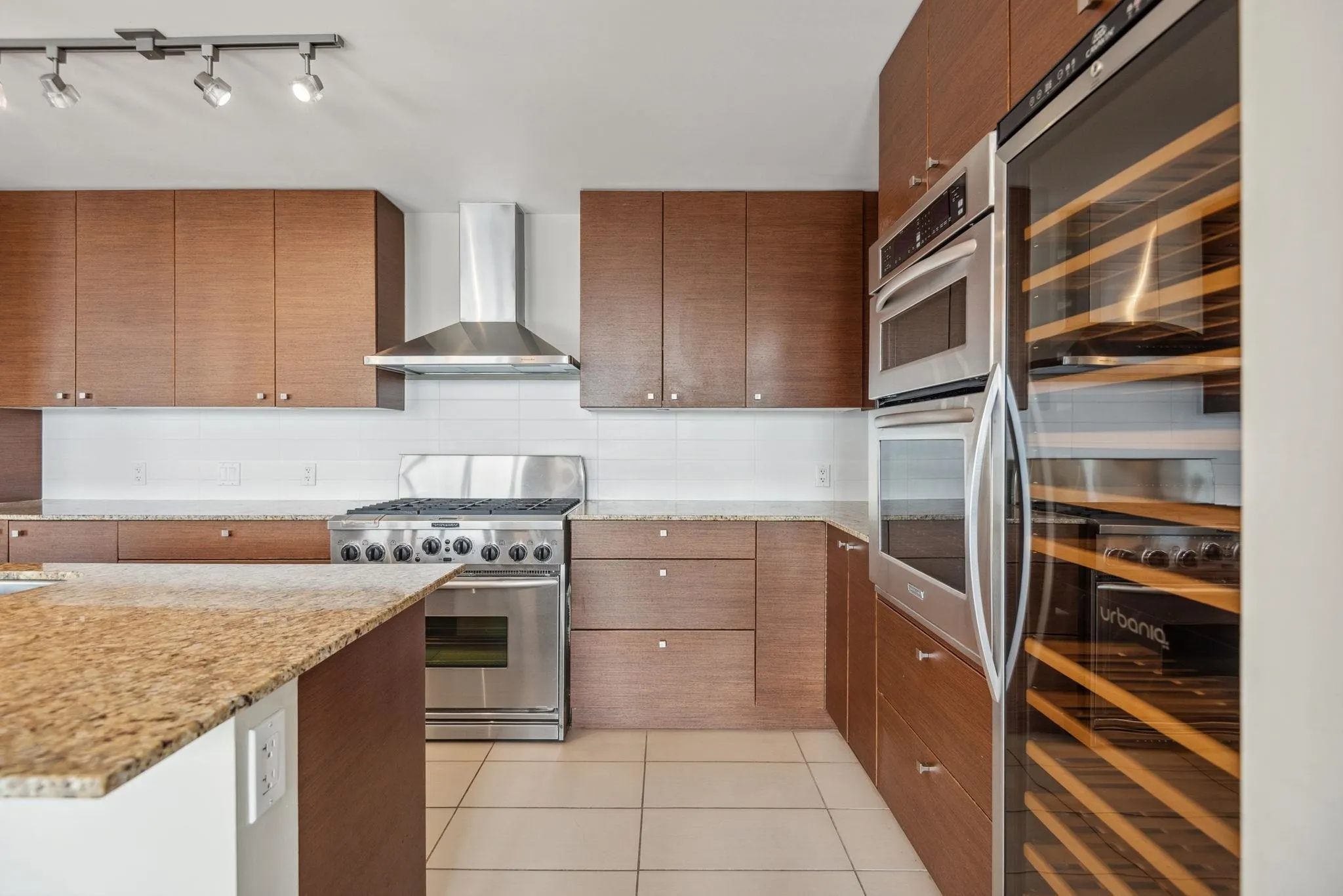 1802 6888 Alderbridge Way