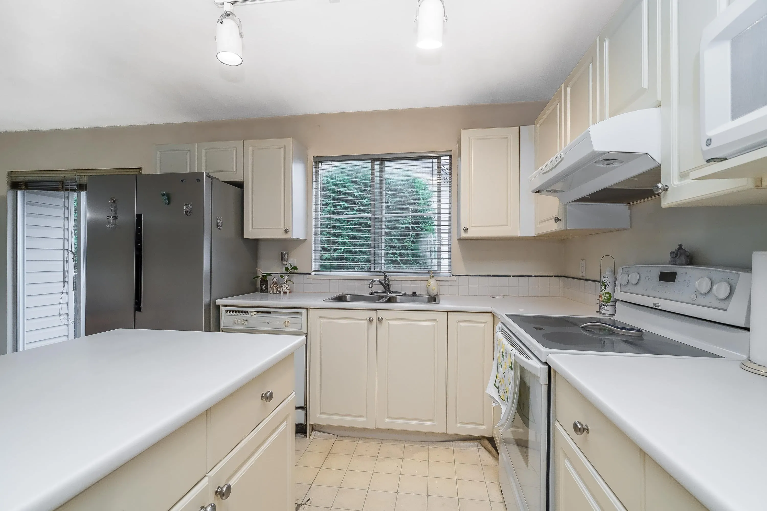 26 8716 Walnut Grove Drive