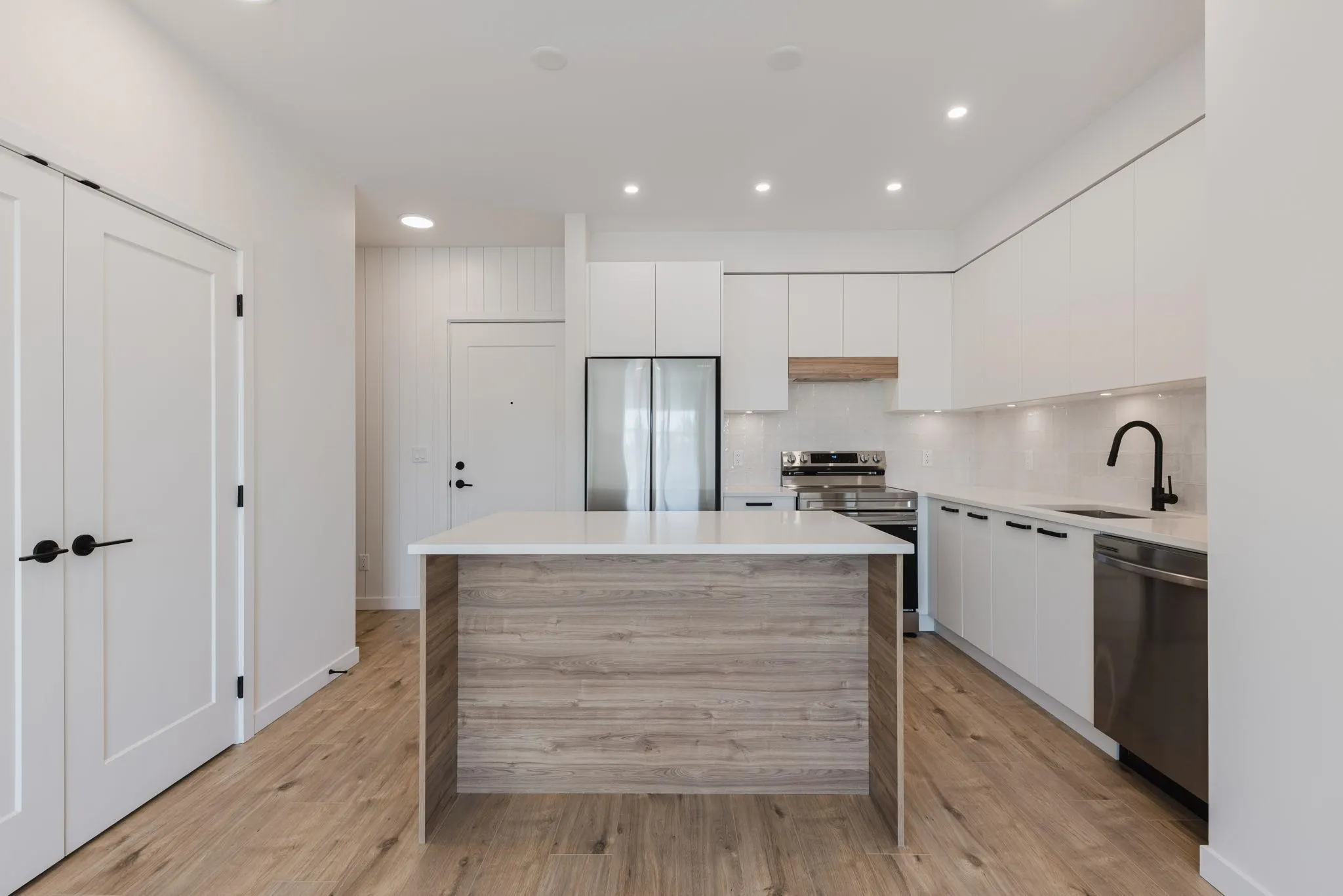 105 33920 Best Avenue