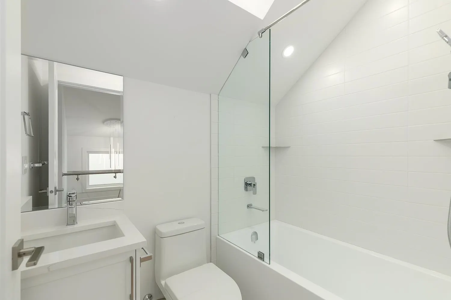 3075 Courtenay Street