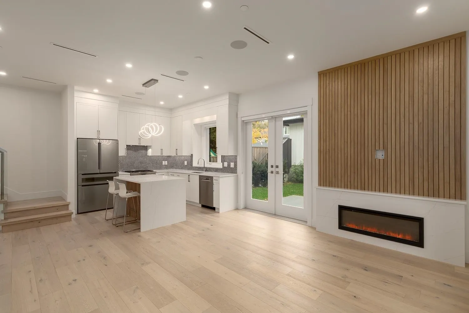 3075 Courtenay Street