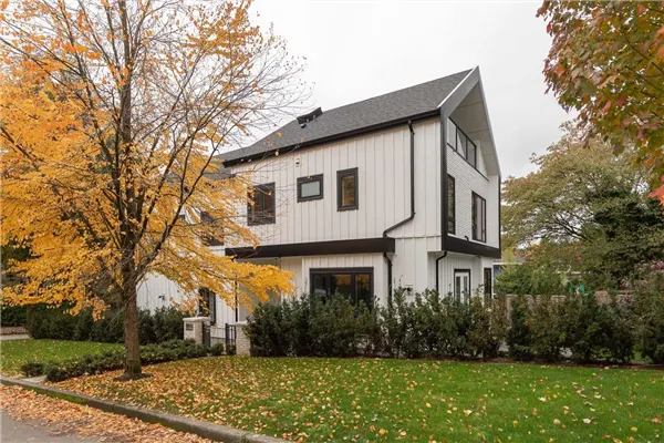 3075 Courtenay Street