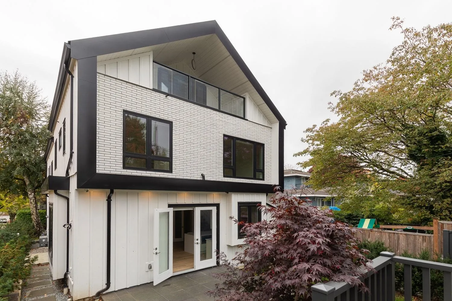 3075 Courtenay Street