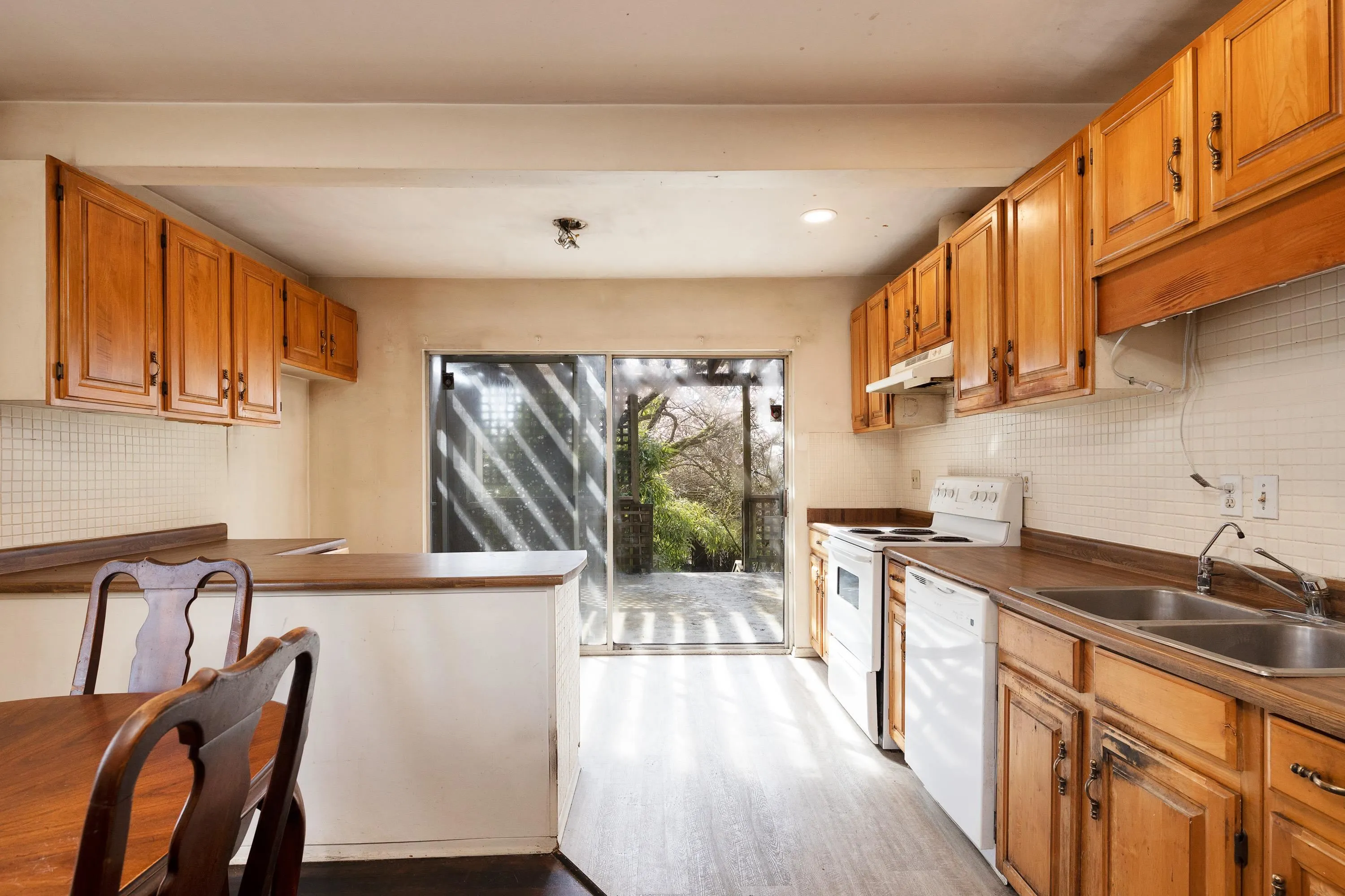 445 W Queens Road