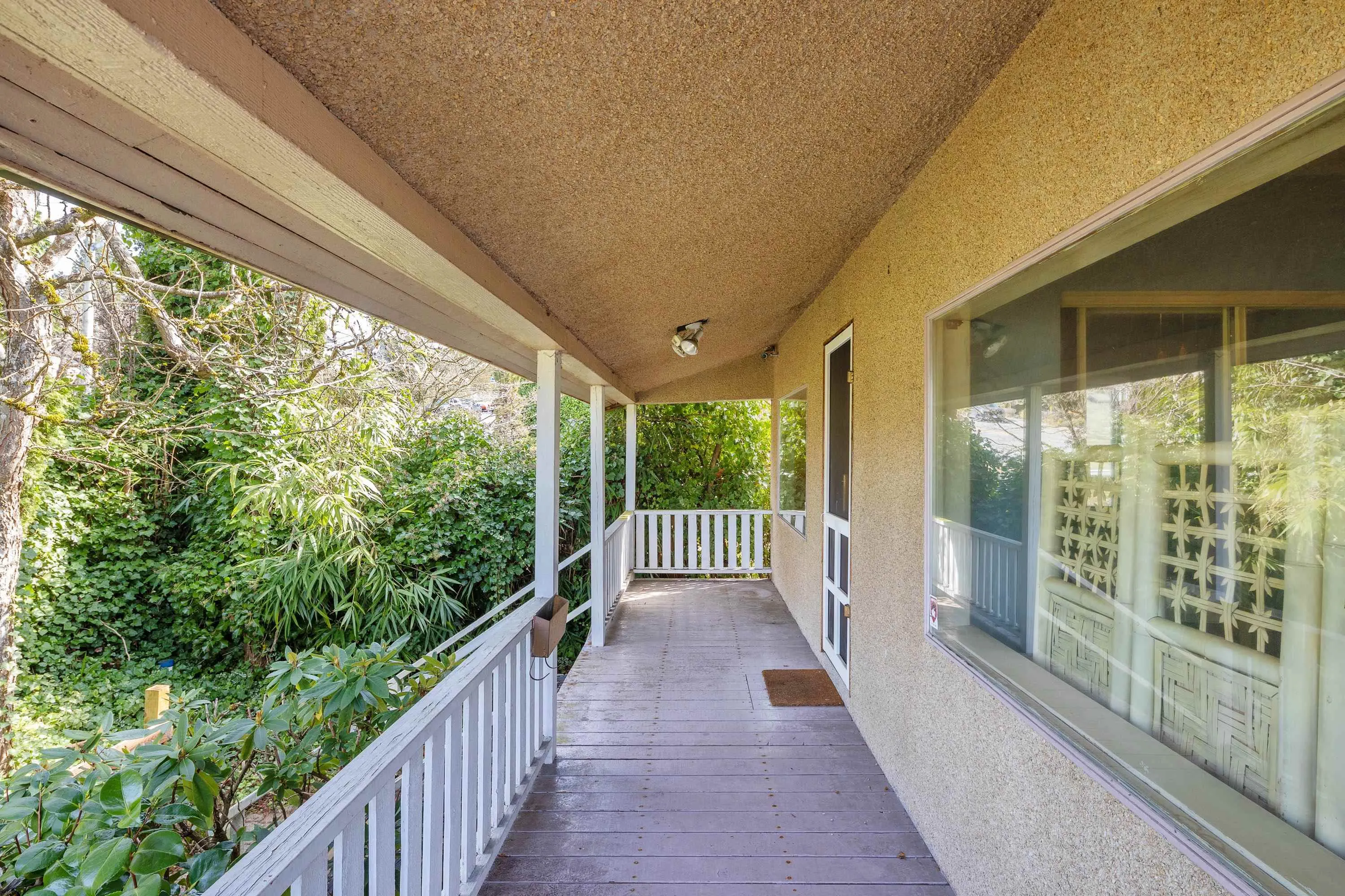445 W Queens Road