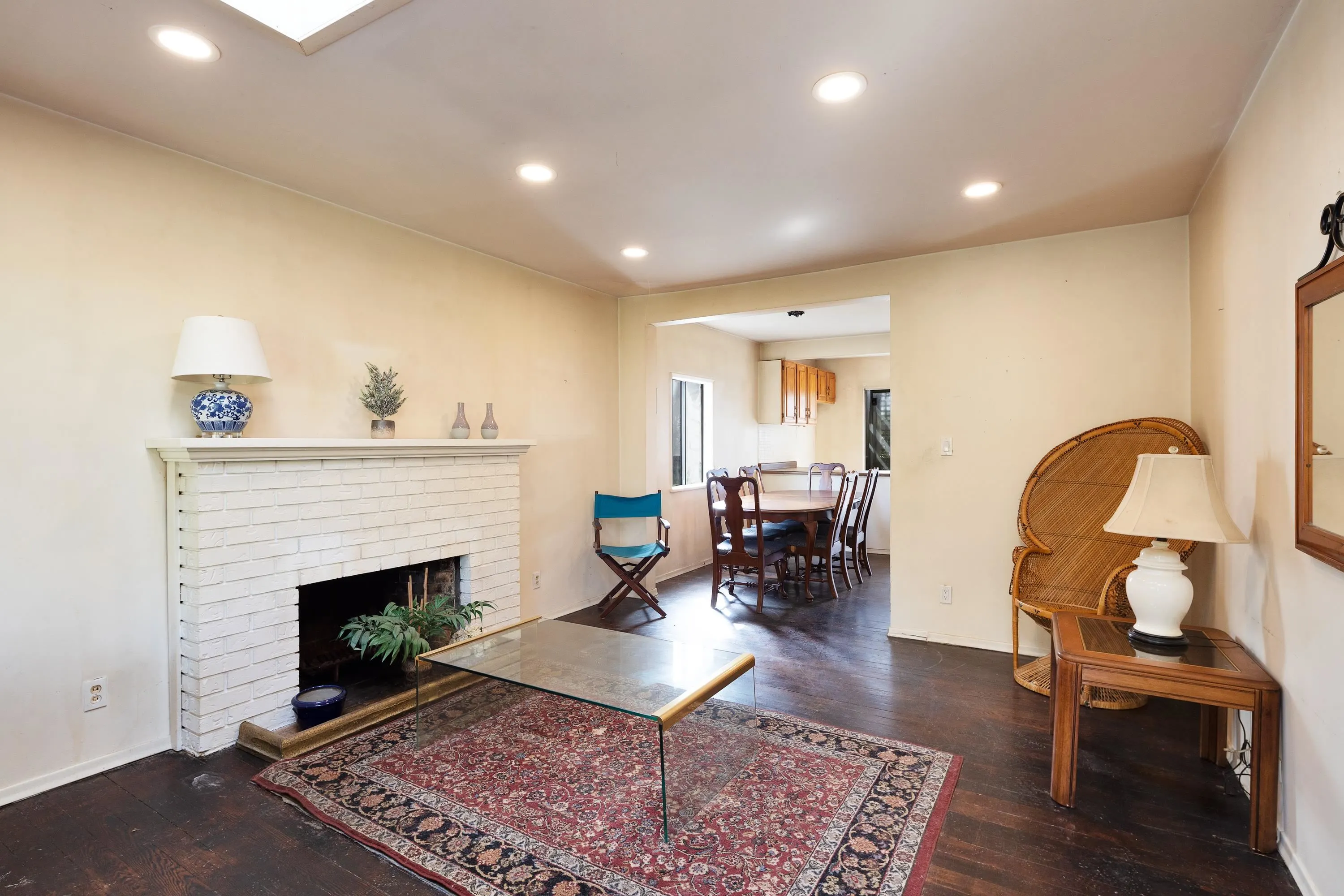 445 W Queens Road