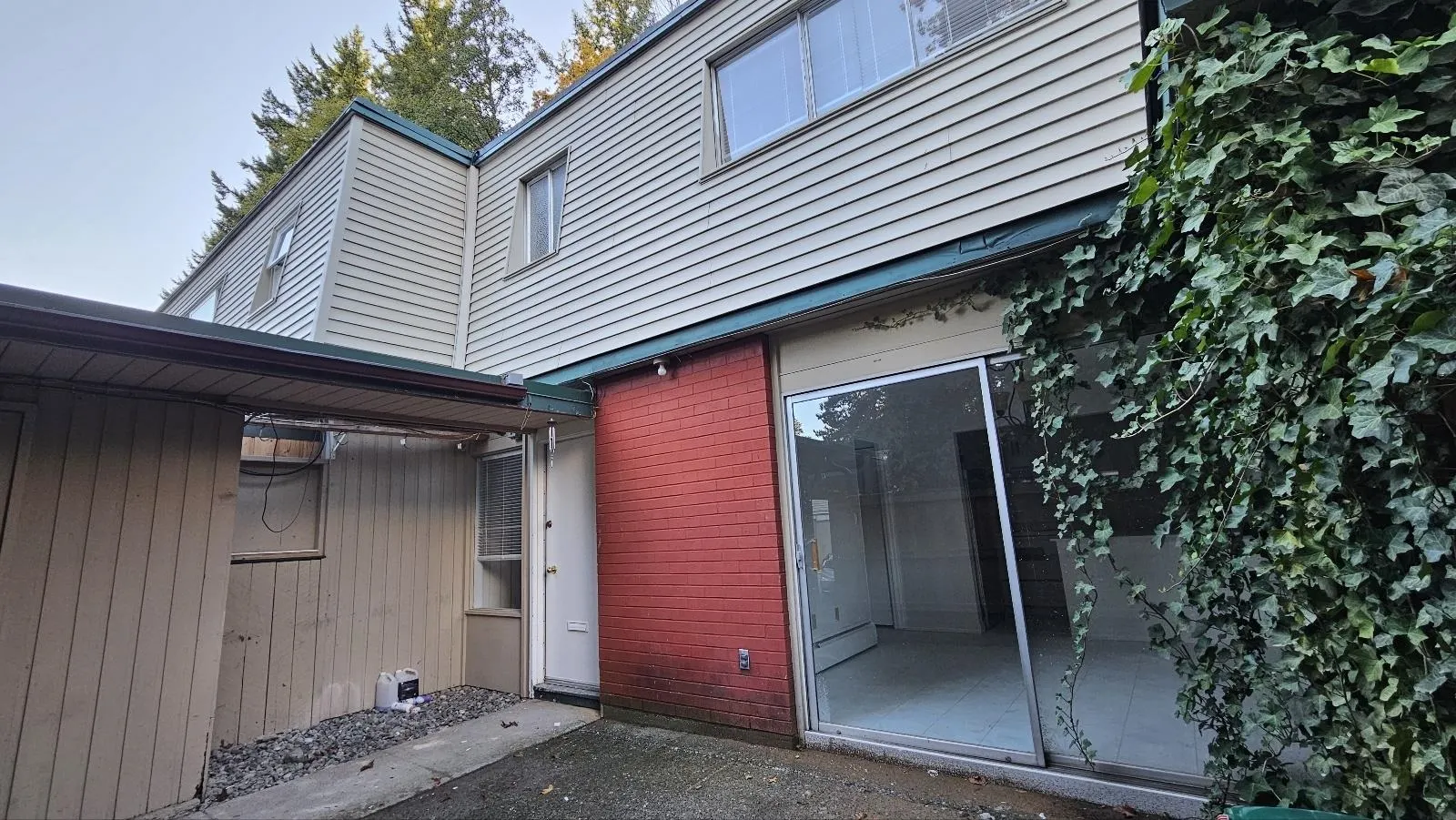 849 Westview Crescent